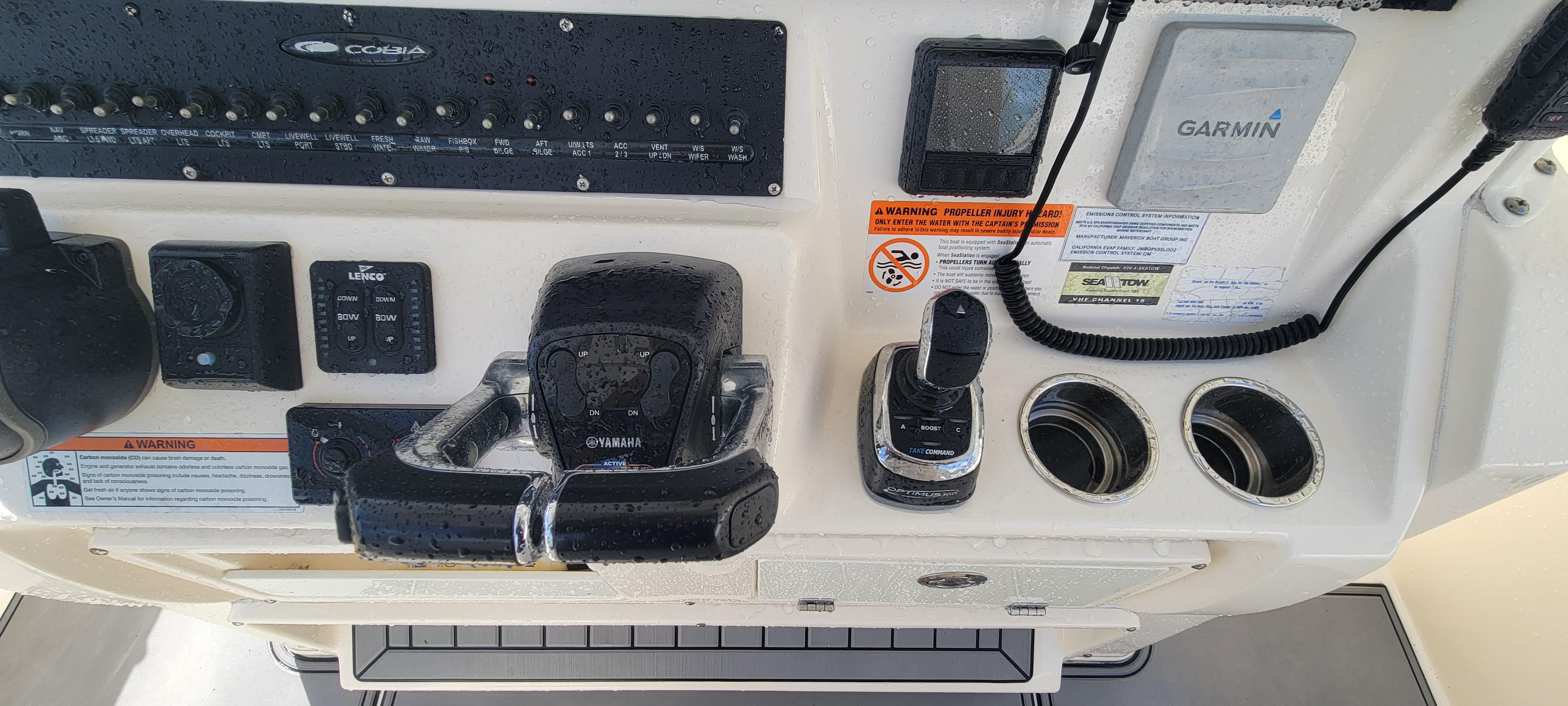 2020-cobia-320-center-console-power-9693705-20250225122807301-1_XLARGE