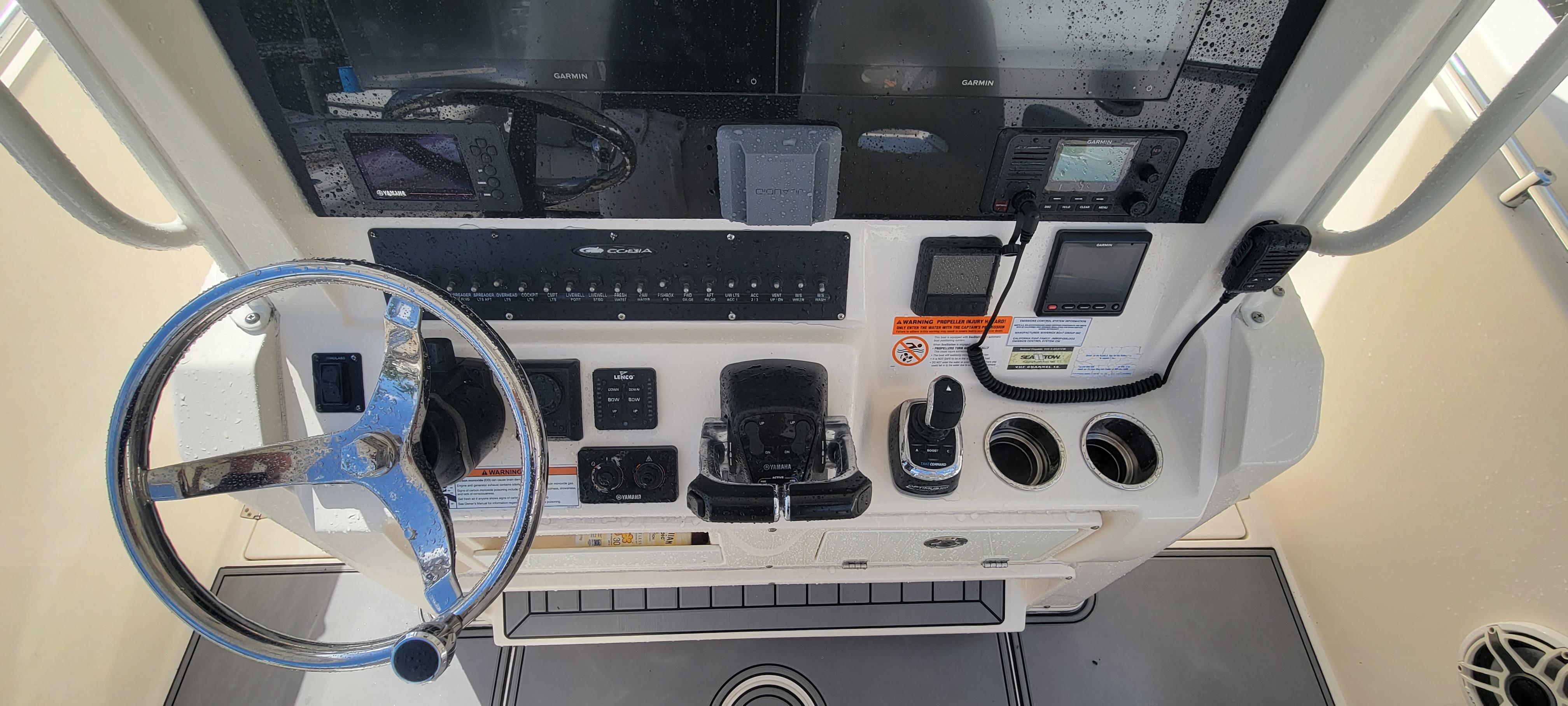 2020-cobia-320-center-console-power-9693705-20250225122813273-1_XLARGE