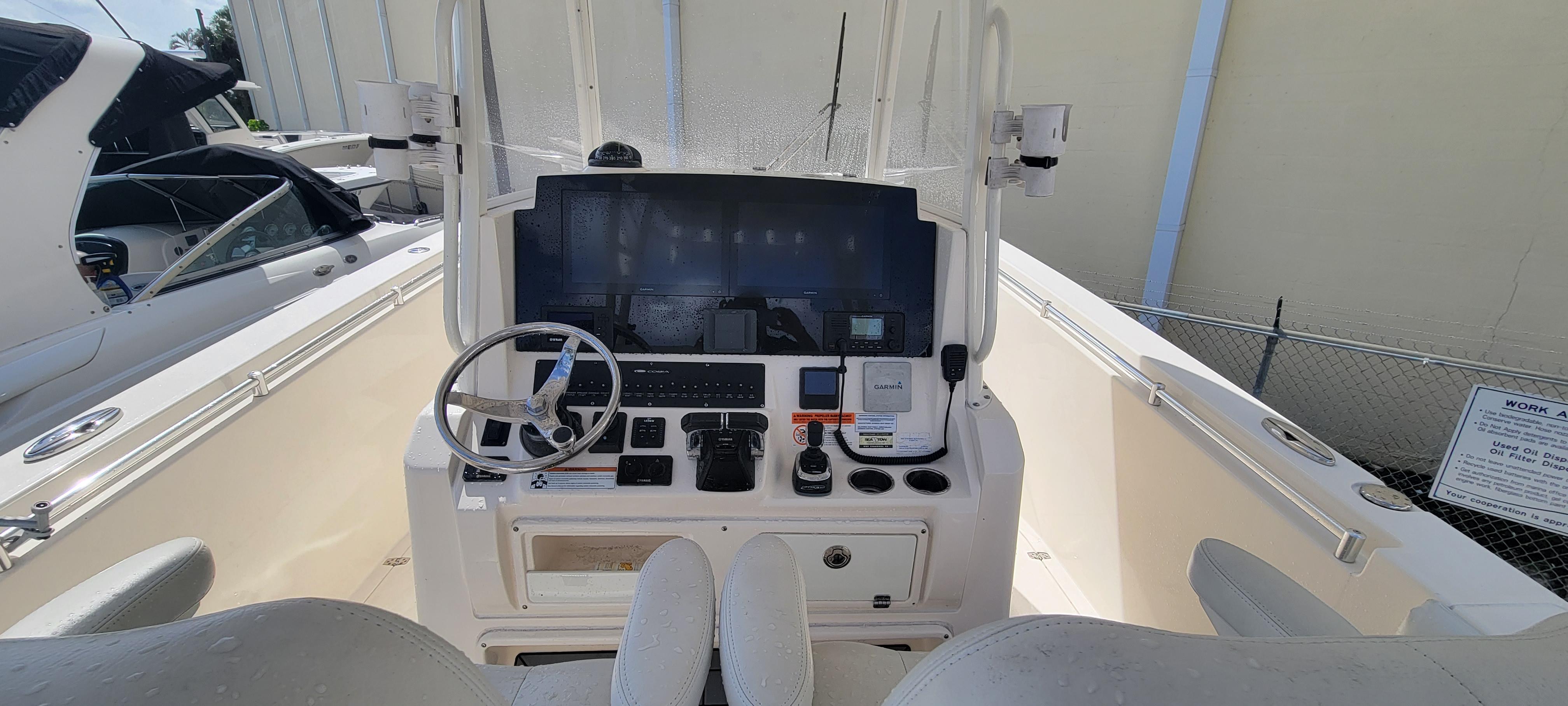 2020-cobia-320-center-console-power-9693705-20250225122852411-1_XLARGE