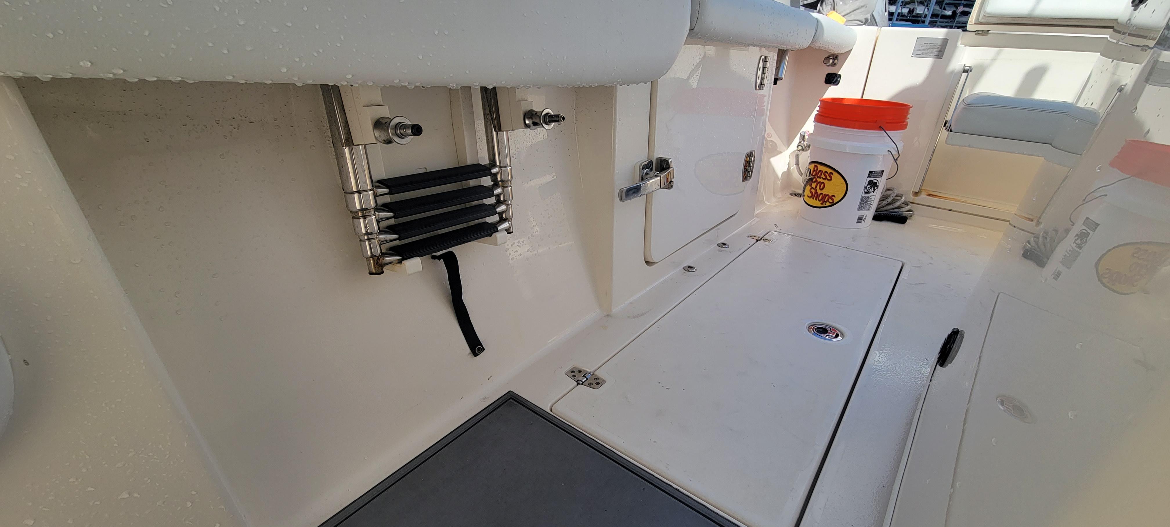 2020-cobia-320-center-console-power-9693705-20250225122915388-1_XLARGE