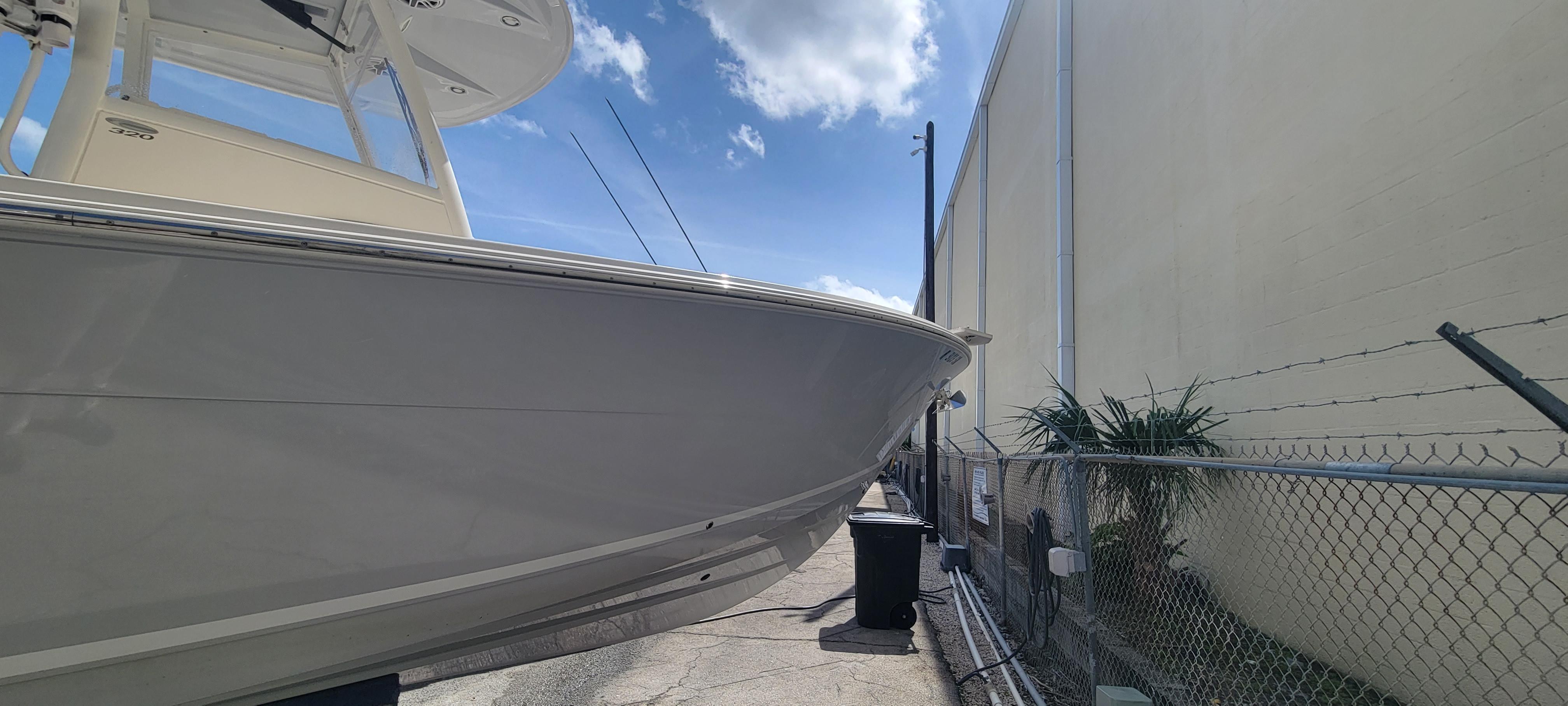 2020-cobia-320-center-console-power-9693705-20250225122947529-1_XLARGE