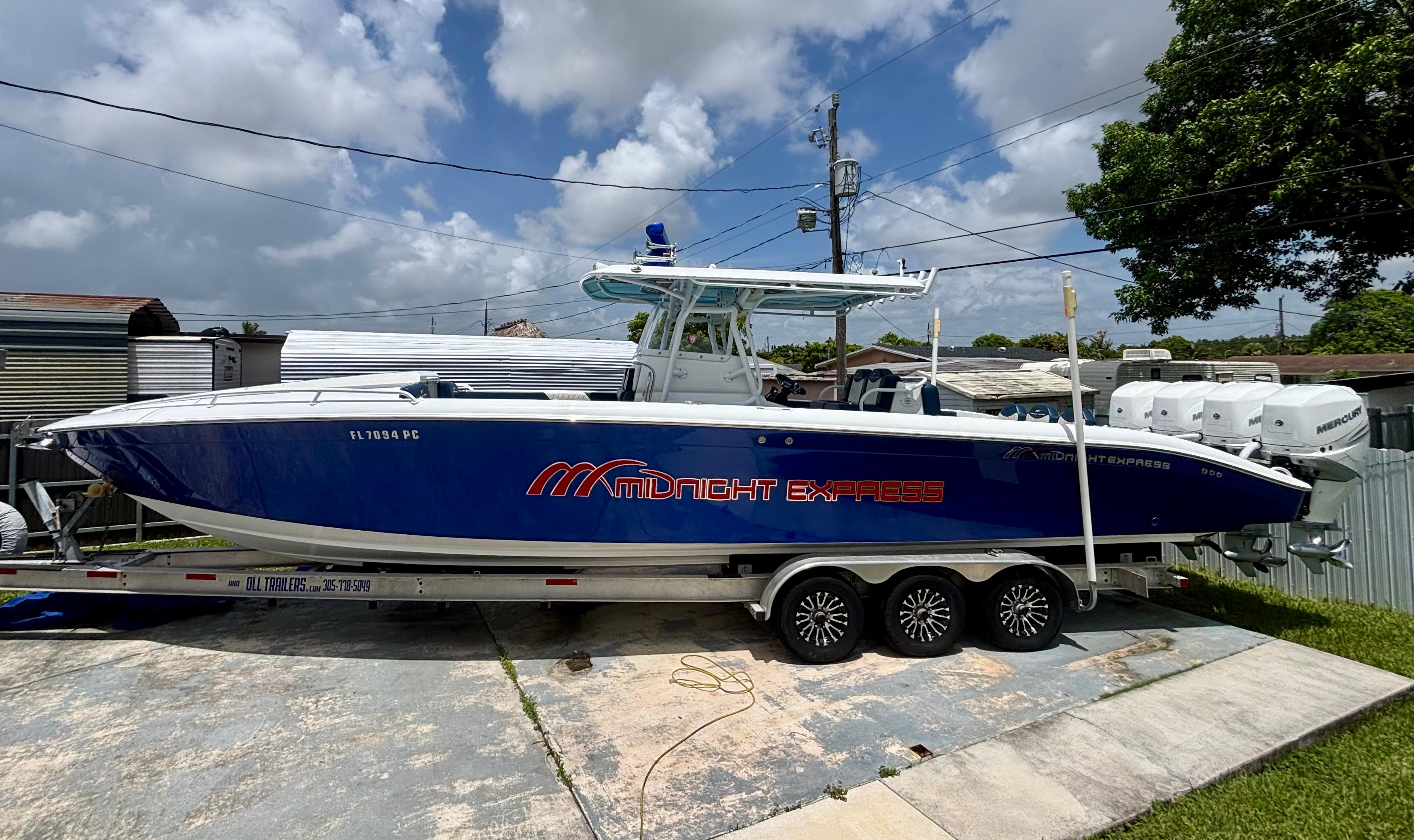 Photo of 2007 Midnight Express 39'