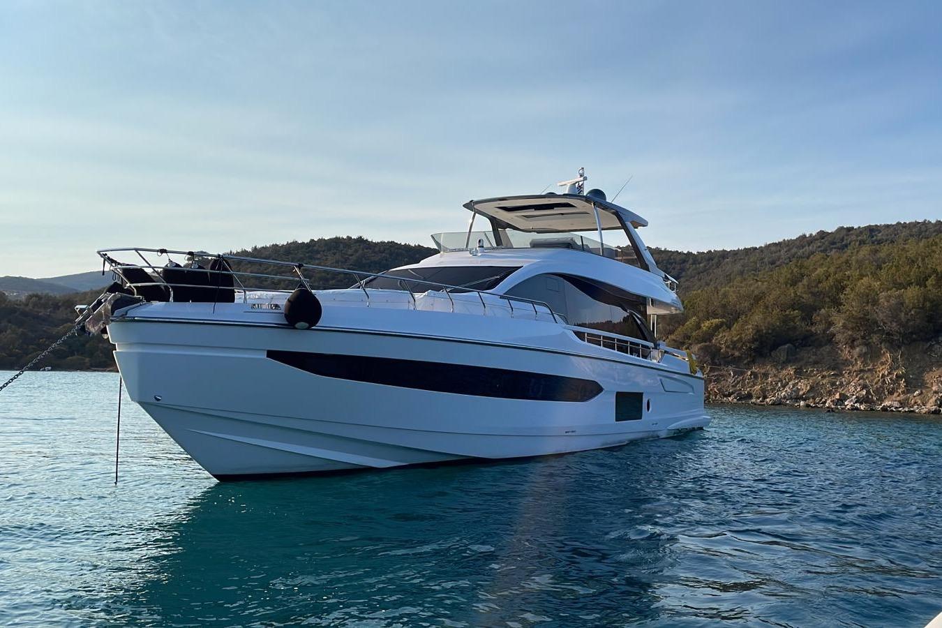 Azimut Yachts Fly 78