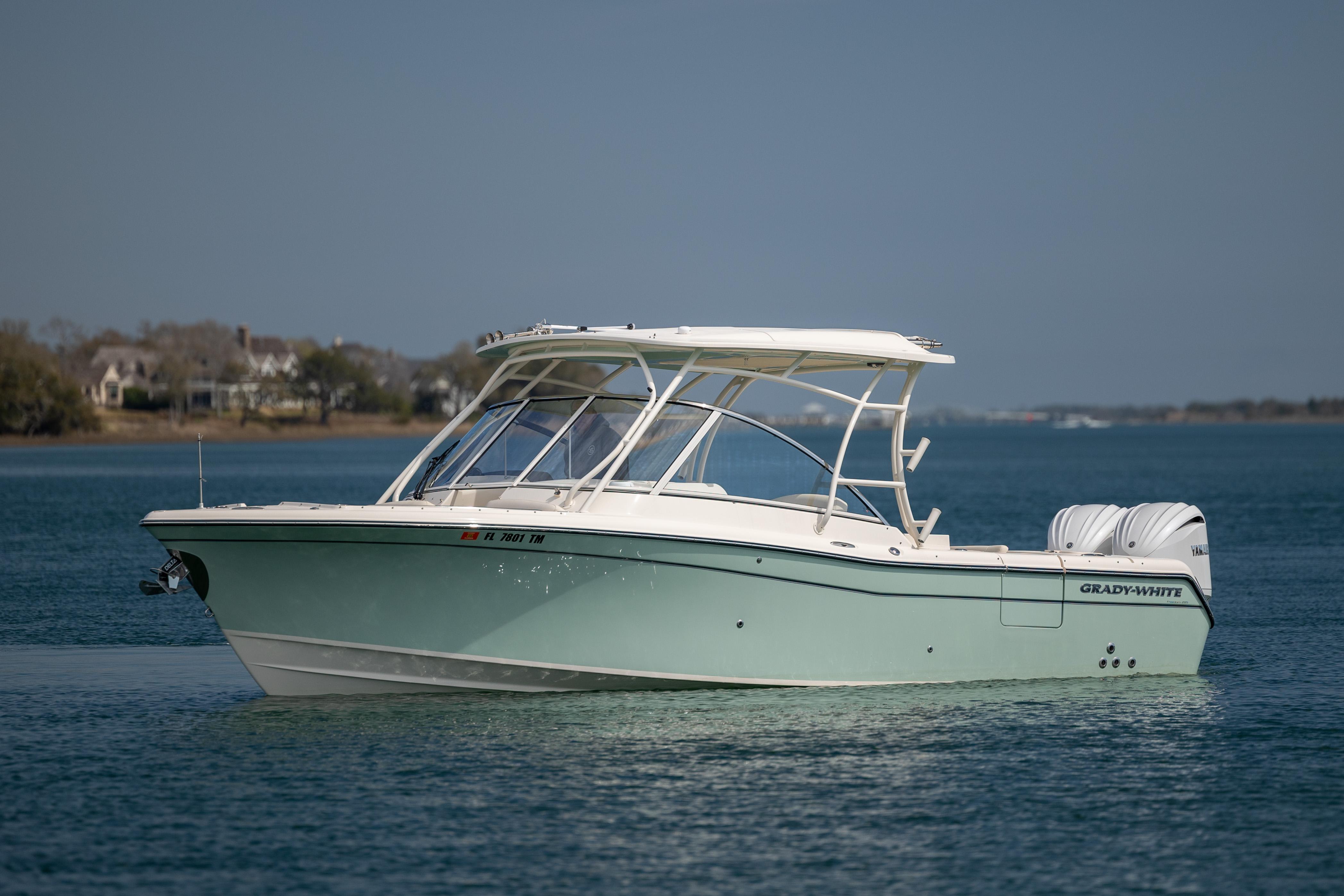 2023-grady-white-freedom-285-power-9723758-20250321062651065-1_XLARGE