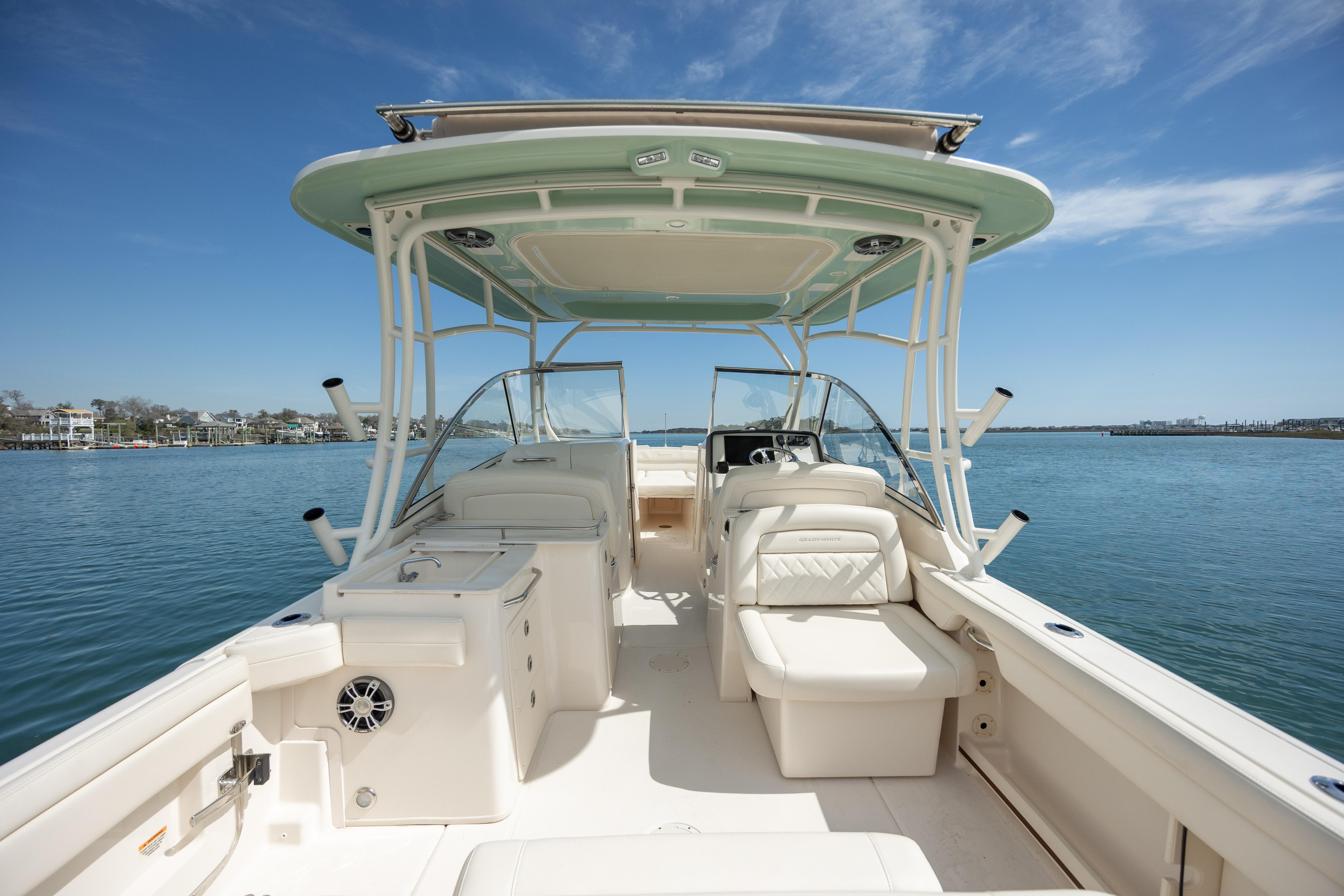 2023-grady-white-freedom-285-power-9723758-20250321062751406-1_XLARGE