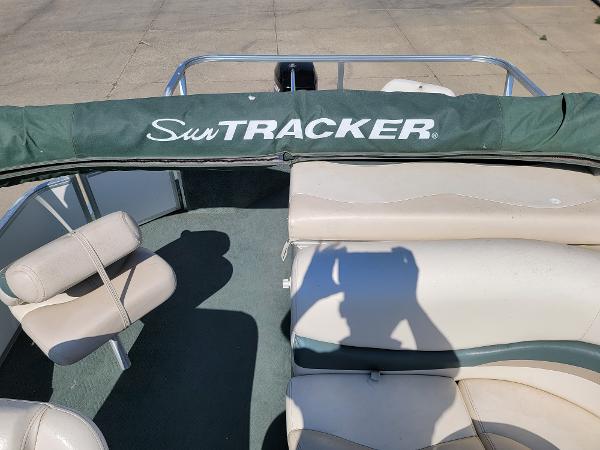 2005 Sun Tracker boat for sale, model of the boat is Fishin Barge 21 & Image # 11 of 16