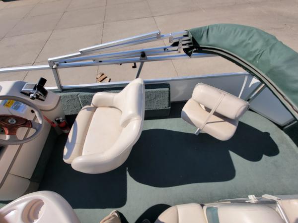 2005 Sun Tracker boat for sale, model of the boat is Fishin Barge 21 & Image # 14 of 16