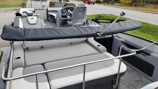 2021 Tahoe Pontoons boat for sale, model of the boat is Cascade 2585 VRB & Image # 18 of 19