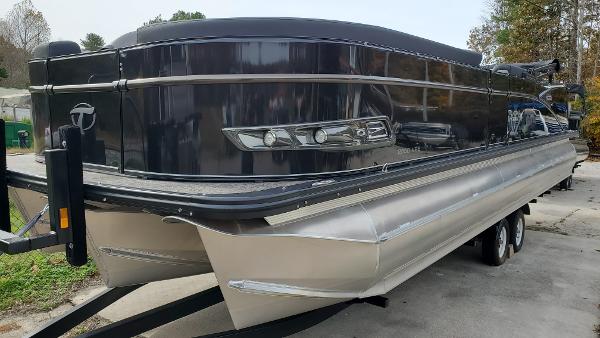 2021 Tahoe Pontoons boat for sale, model of the boat is Cascade 2585 VRB & Image # 2 of 19
