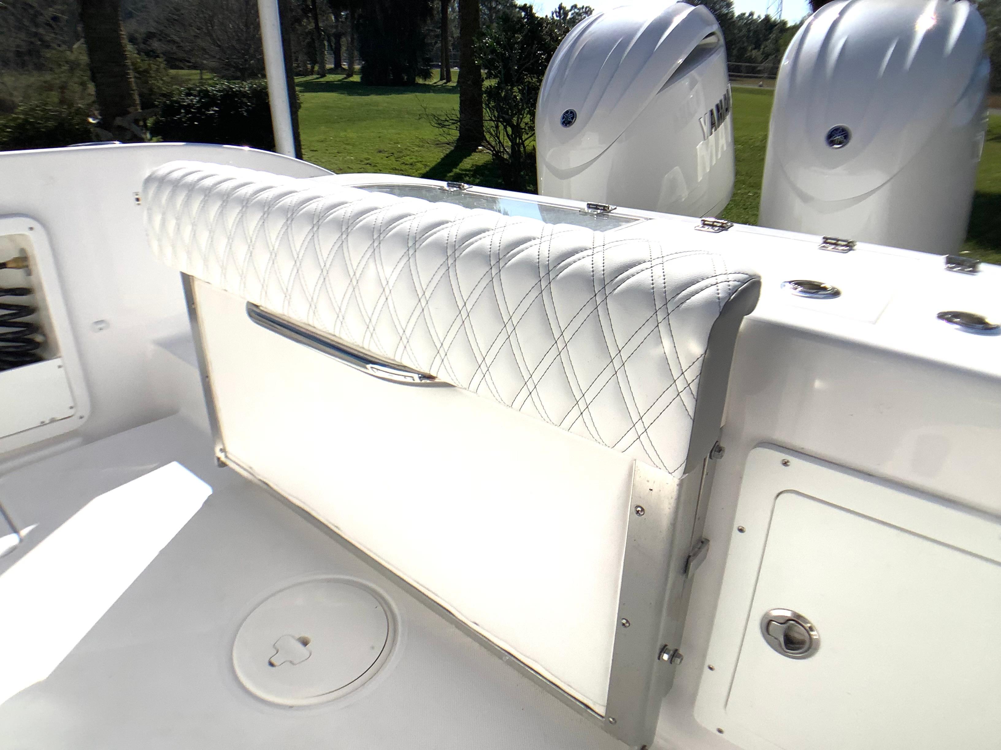 2025-century-2600-center-console-power-9683764-20250303041206782-1_XLARGE