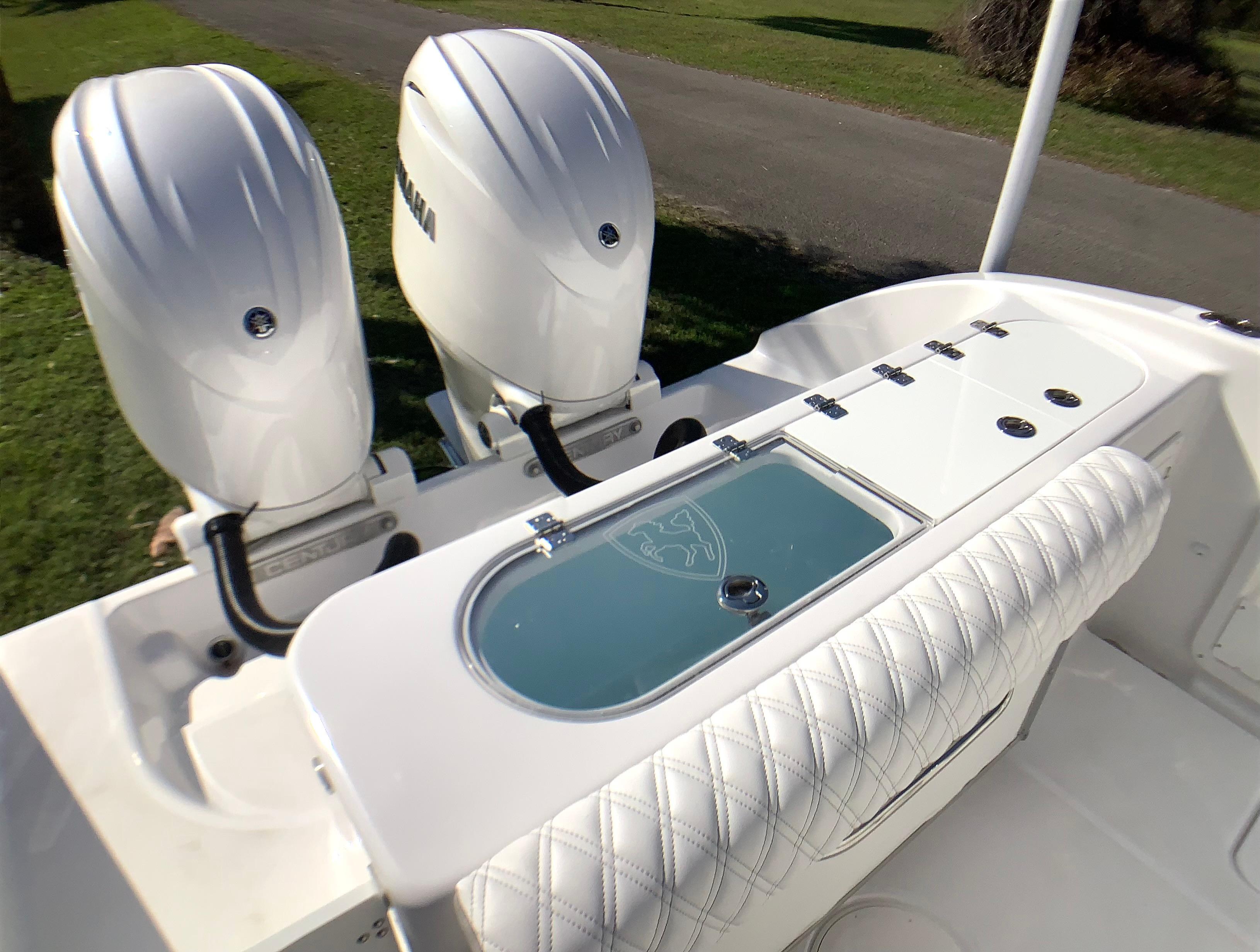 2025-century-2600-center-console-power-9683764-20250303064948499-1_XLARGE