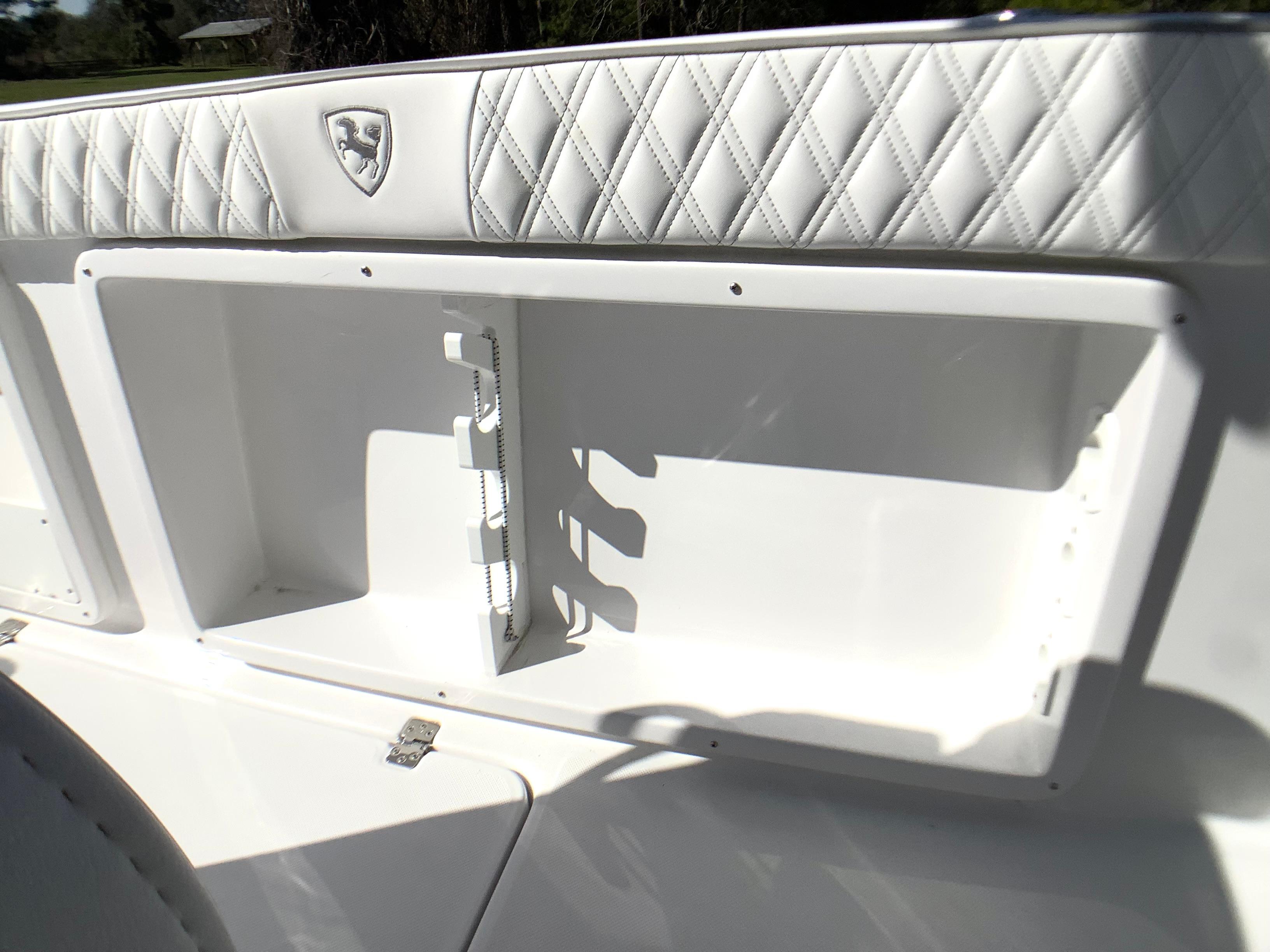 2025-century-2600-center-console-power-9683764-20250303071122613-1_XLARGE