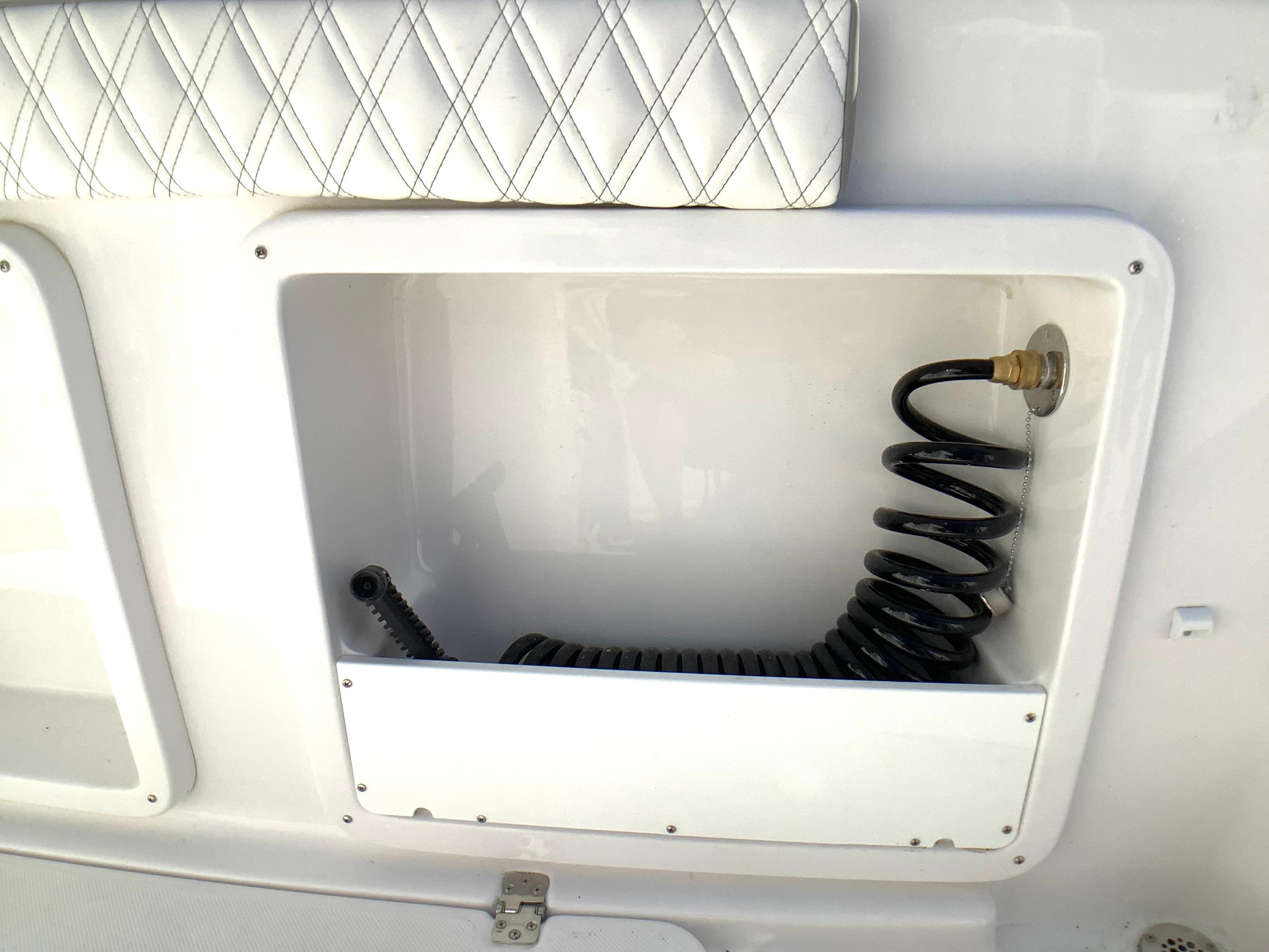 2025-century-2600-center-console-power-9683764-20250303071125645-1_XLARGE
