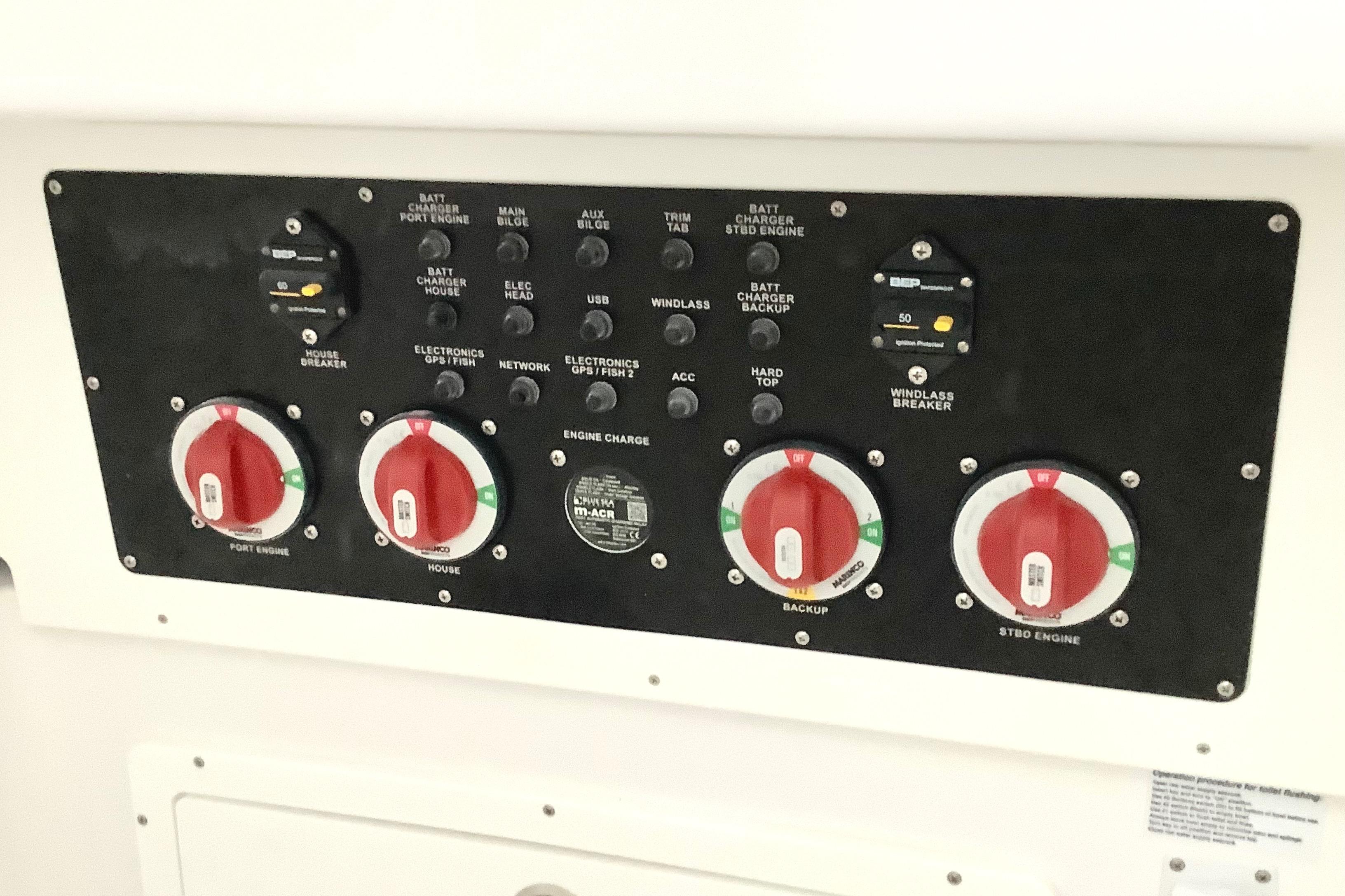 2025-century-2600-center-console-power-9683764-20250303104438599-1_XLARGE