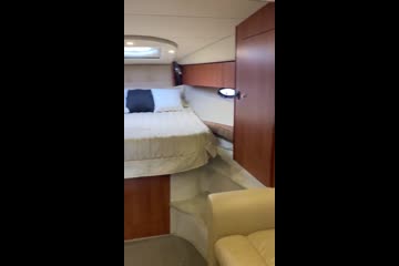 Cruisers Yachts 330 Express video