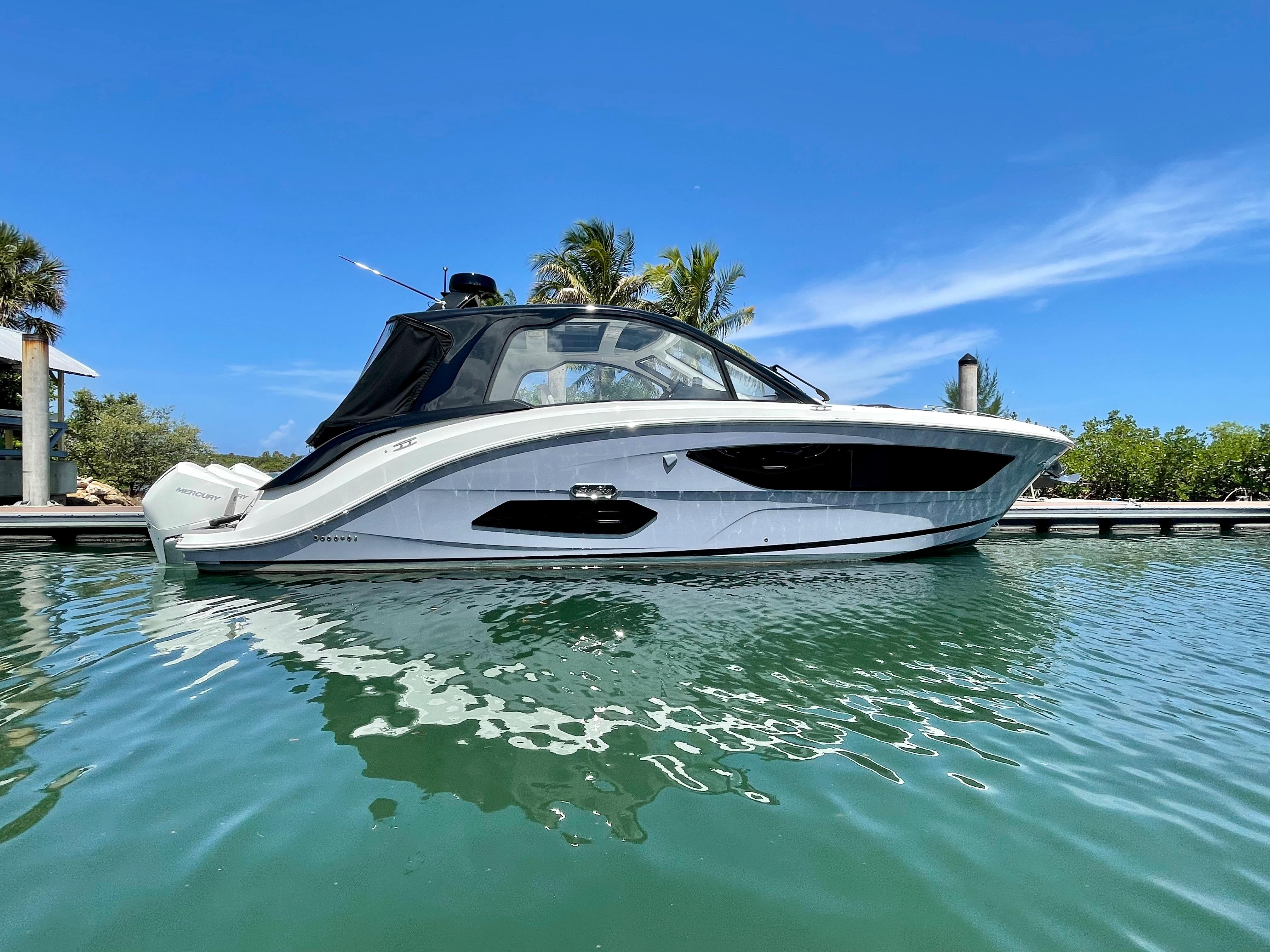 37 Sea Ray Sundancer 370 OB 2022 | HMY Yachts