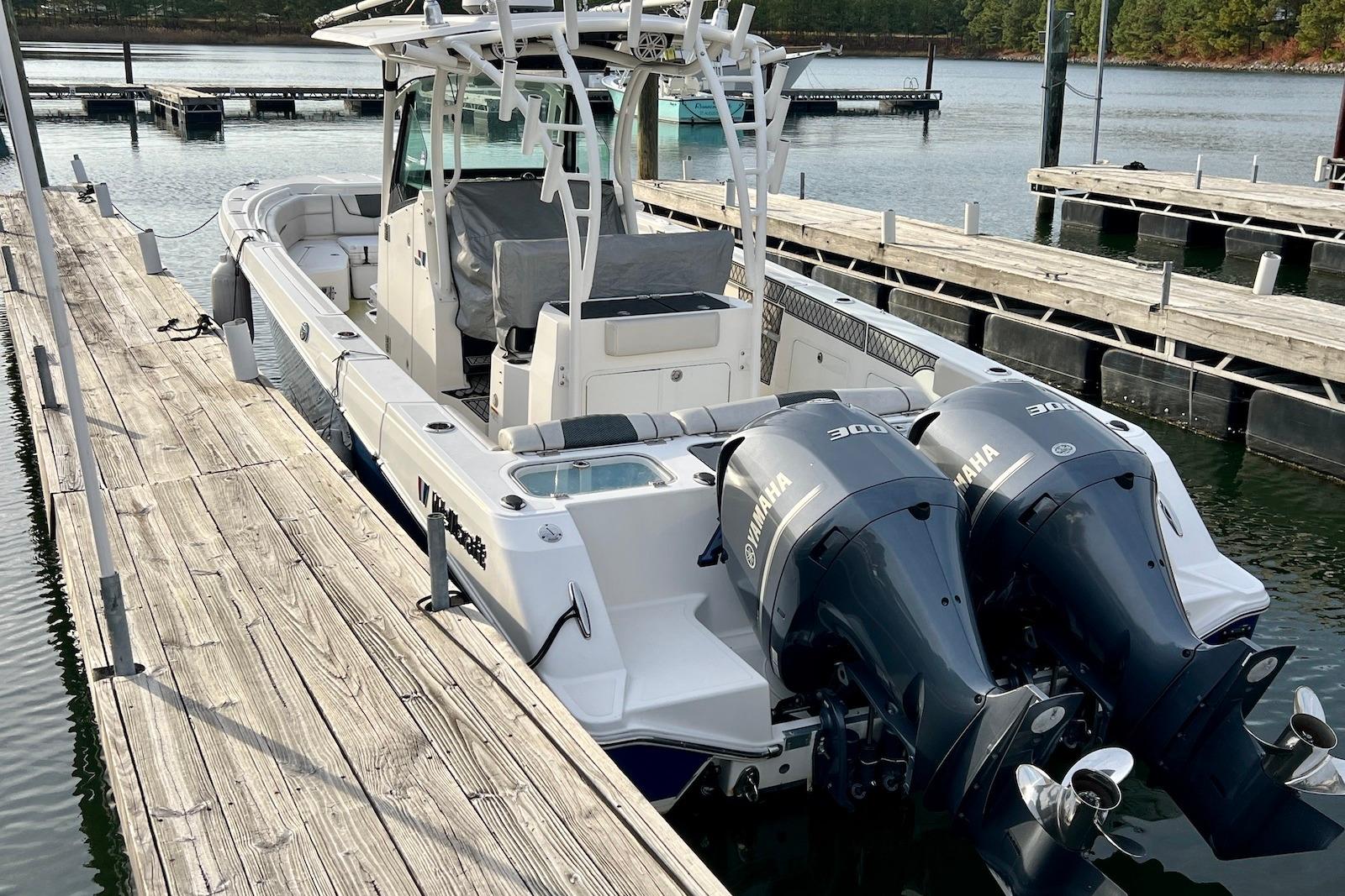 VA 10484 BH Knot 10 Yacht Sales VA 10484 BH Knot 10 Yacht Sales