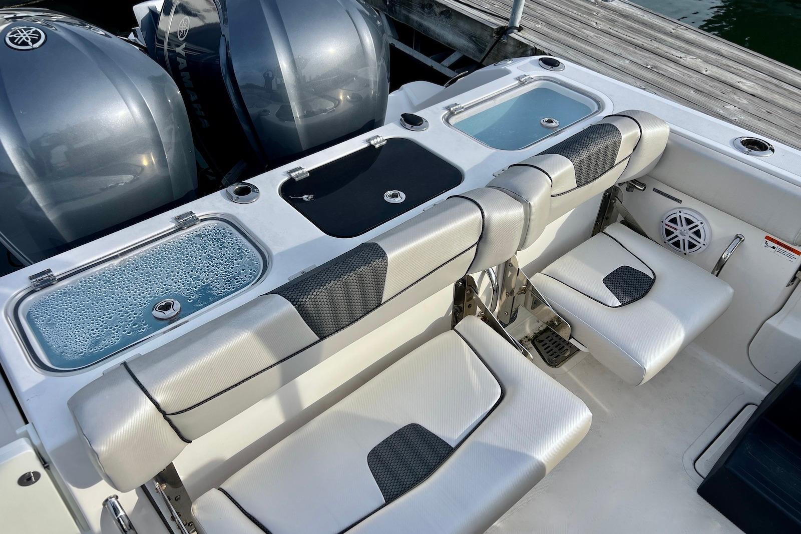 VA 10484 BH Knot 10 Yacht Sales VA 10484 BH Knot 10 Yacht Sales