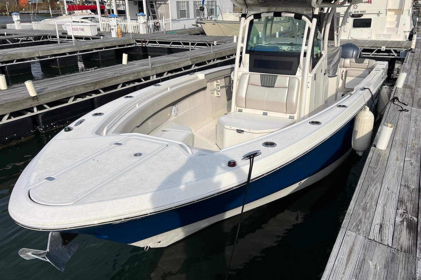 VA 10484 BH Knot 10 Yacht Sales VA 10484 BH Knot 10 Yacht Sales