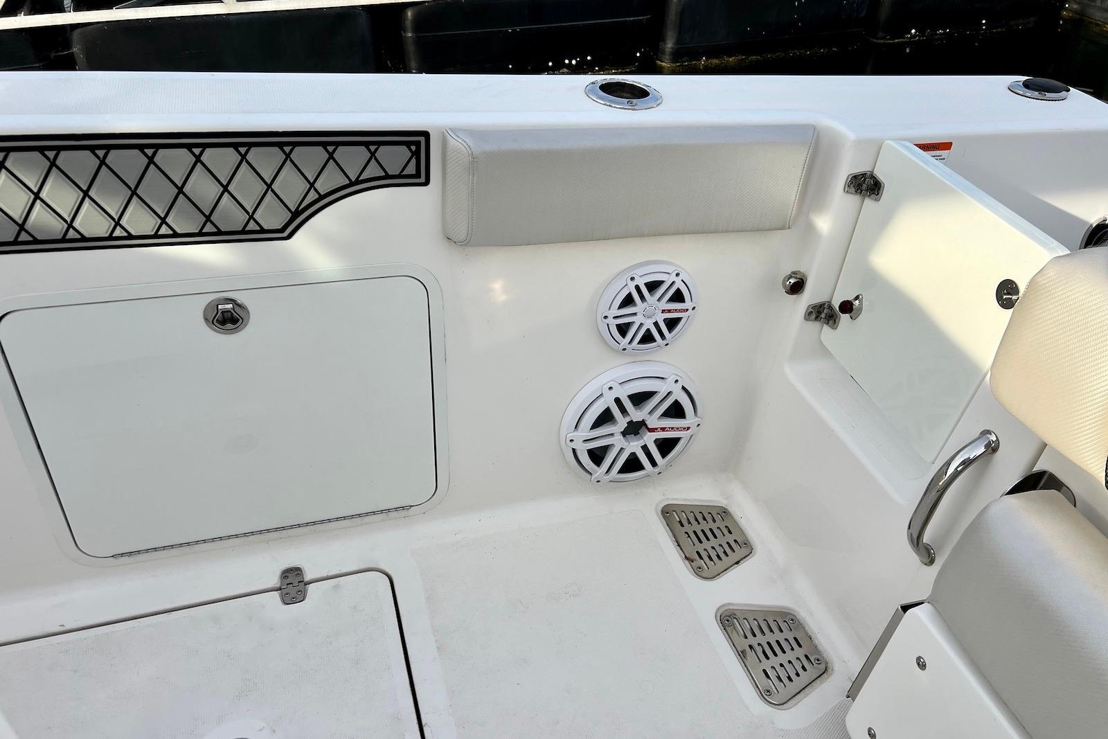 VA 10484 BH Knot 10 Yacht Sales VA 10484 BH Knot 10 Yacht Sales