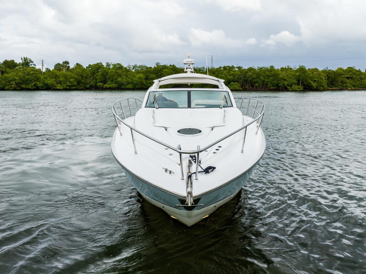 Sunseeker 47 - Catmandu - Exterior Bow Profile on water