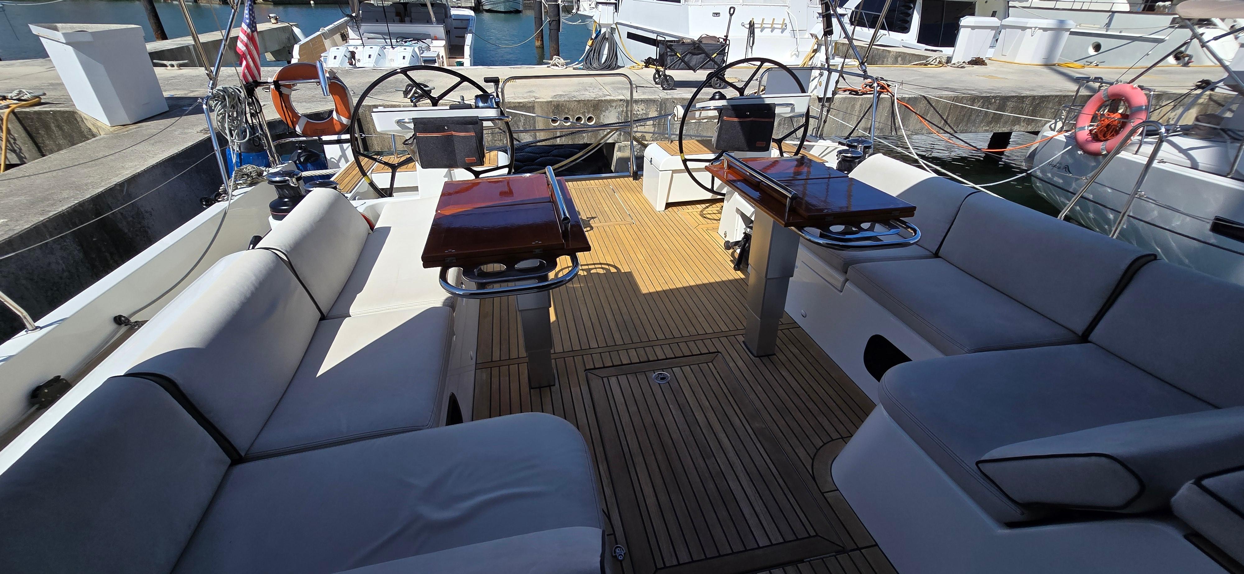 Yacht Photos Pics