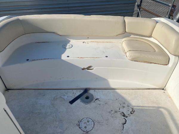 1997 Sea Ray boat for sale, model of the boat is 280 SUN SPORT CUDDY CABIN & Image # 15 of 24