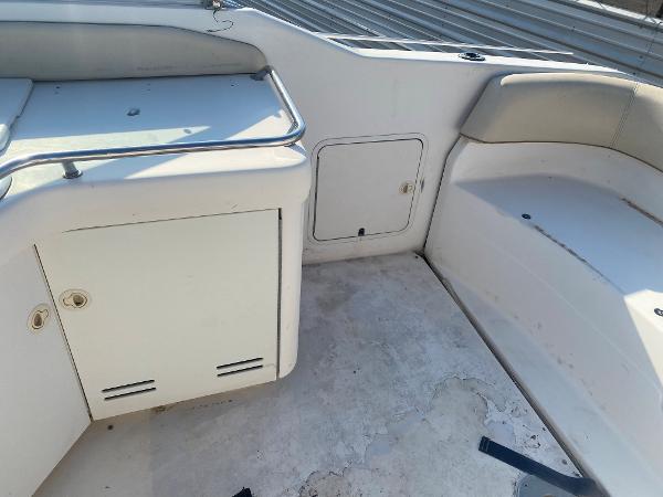 1997 Sea Ray boat for sale, model of the boat is 280 SUN SPORT CUDDY CABIN & Image # 17 of 24
