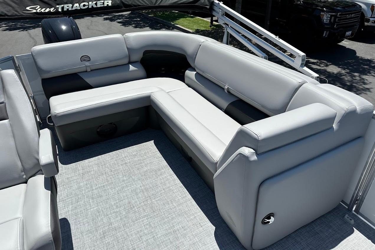 2026 Sun Tracker Party Barge 20 DLX with spacious seating and modern design.