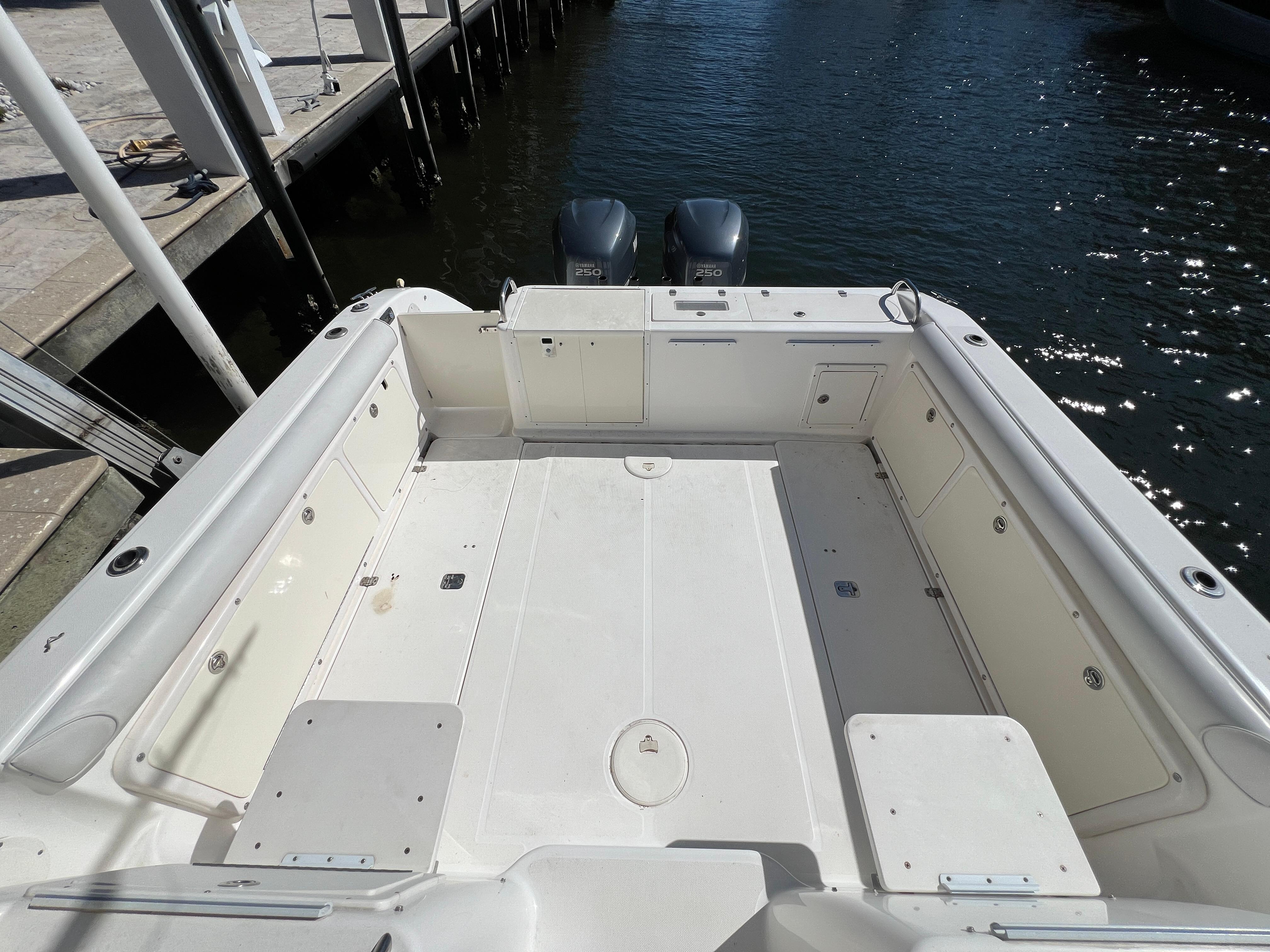 2006-century-3200-walk-around-power-9693791-20250225134514906-1_XLARGE