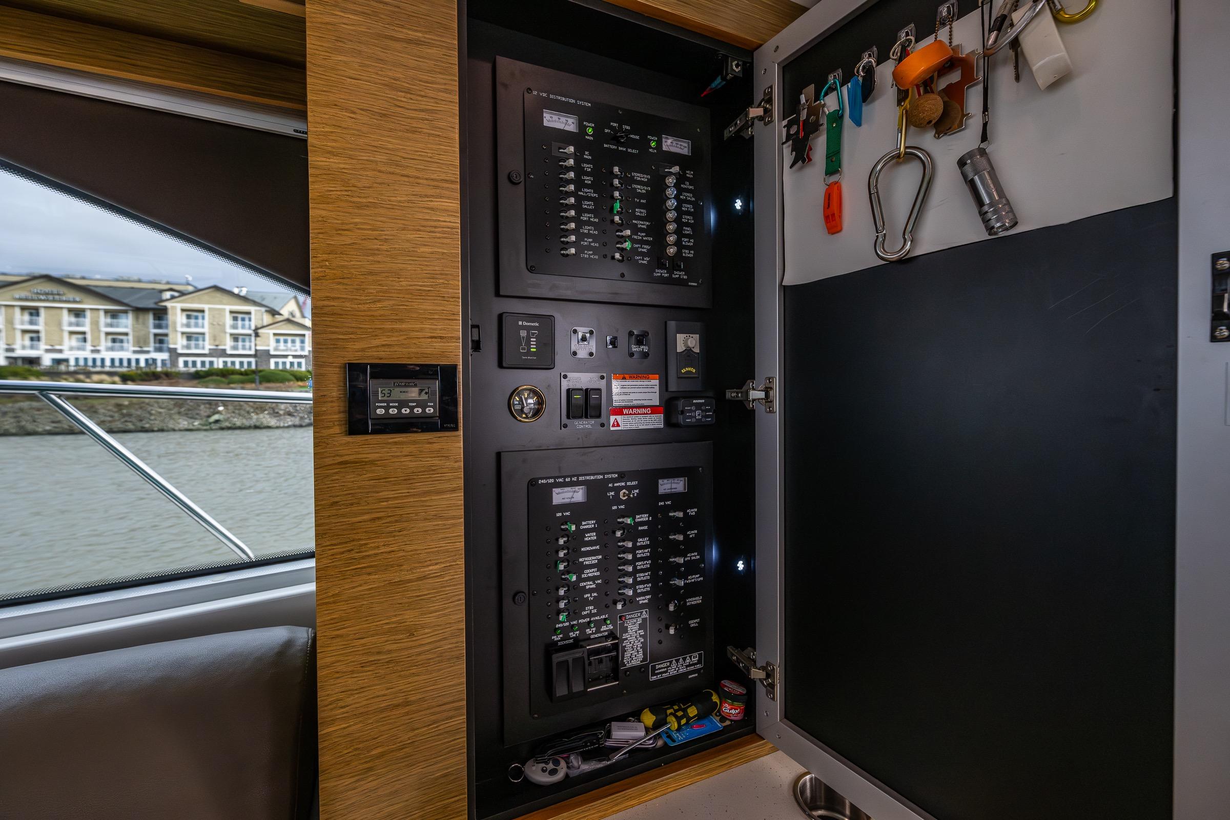 2014 Cruisers Yachts 45 Cantius #TBTW4512514LLC inventory image at Sun Country Yachts, South Lake Union (Seattle)