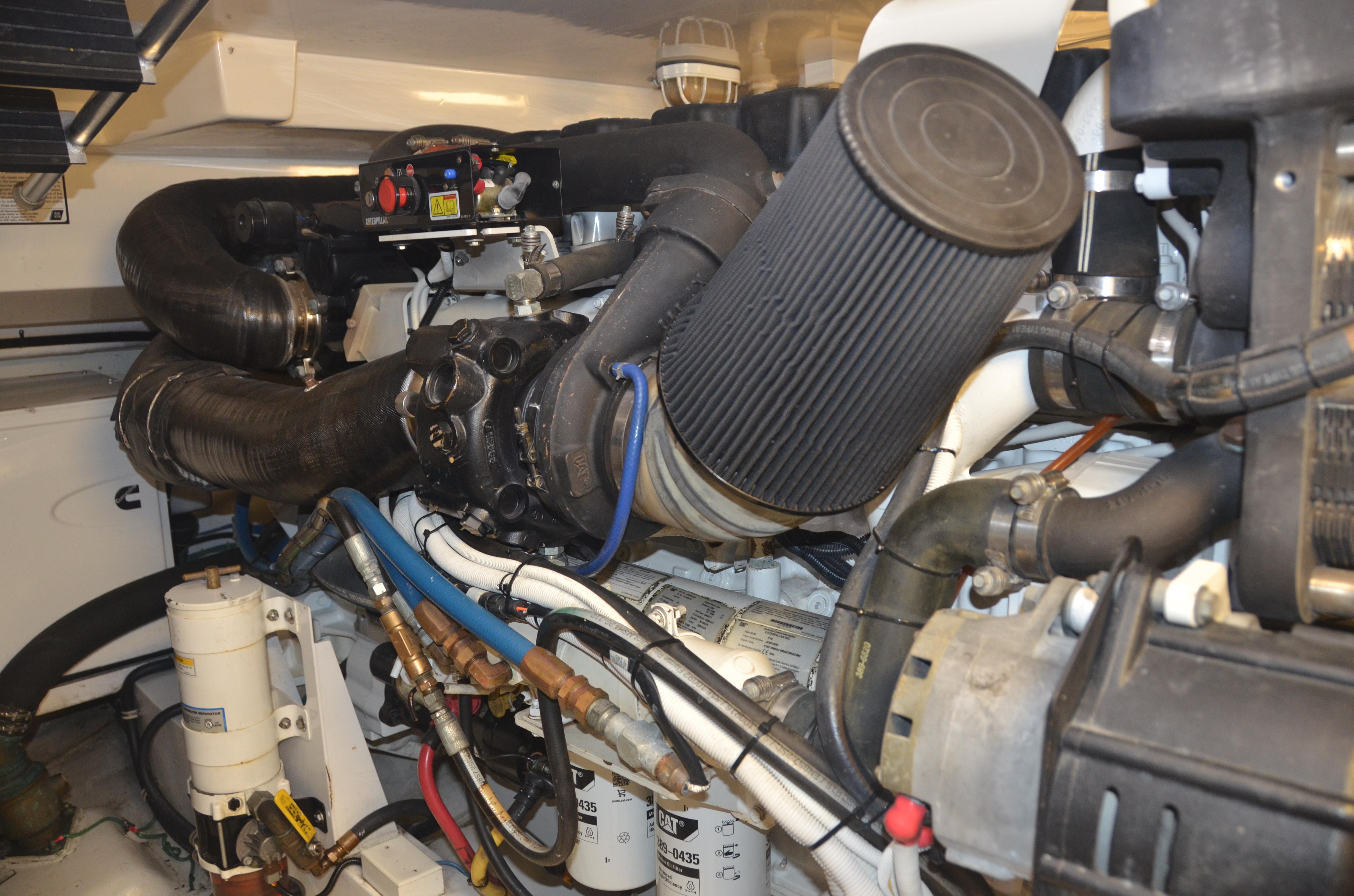 2015 45 Hatteras Express - Engine Room