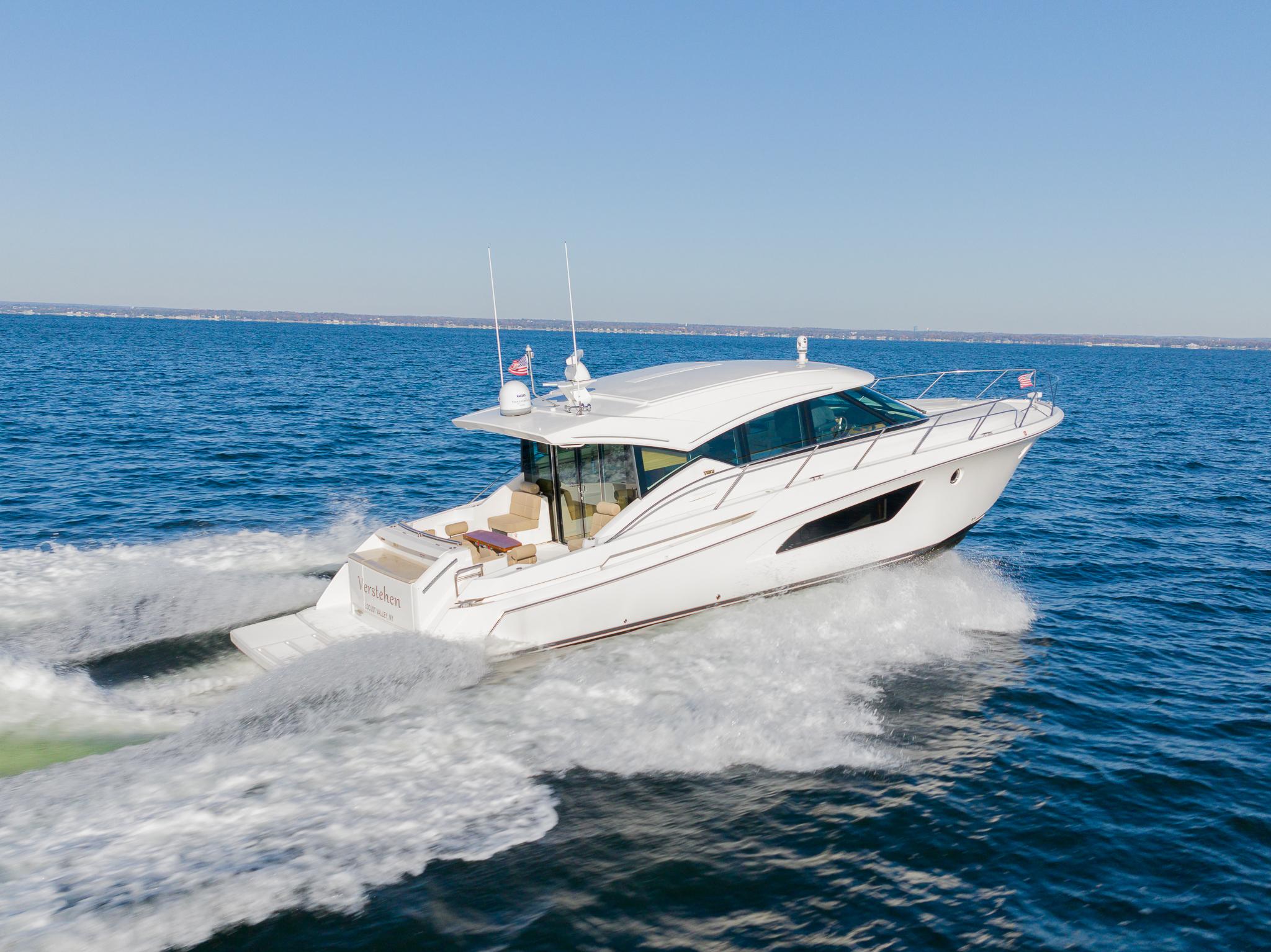 2015 Tiara Yachts | 50 Coupe