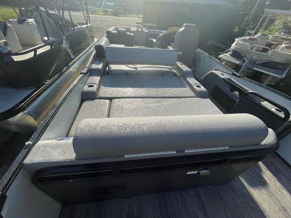 2022 Tahoe Pontoons boat for sale, model of the boat is Cascade 2385 Versatile Rear Lounger & Image # 13 of 21