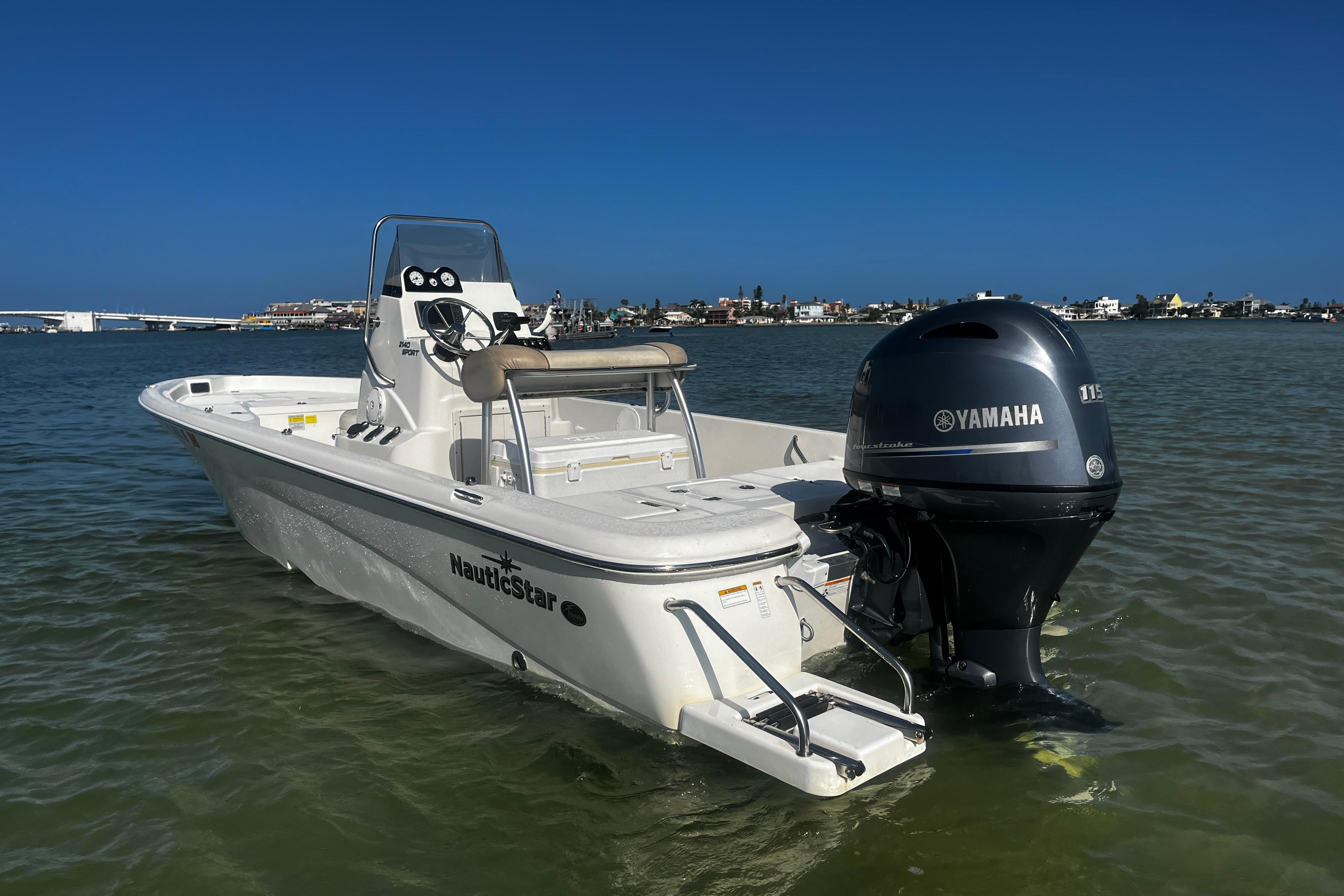 2017 Nauticstar 2140 Sport-4
