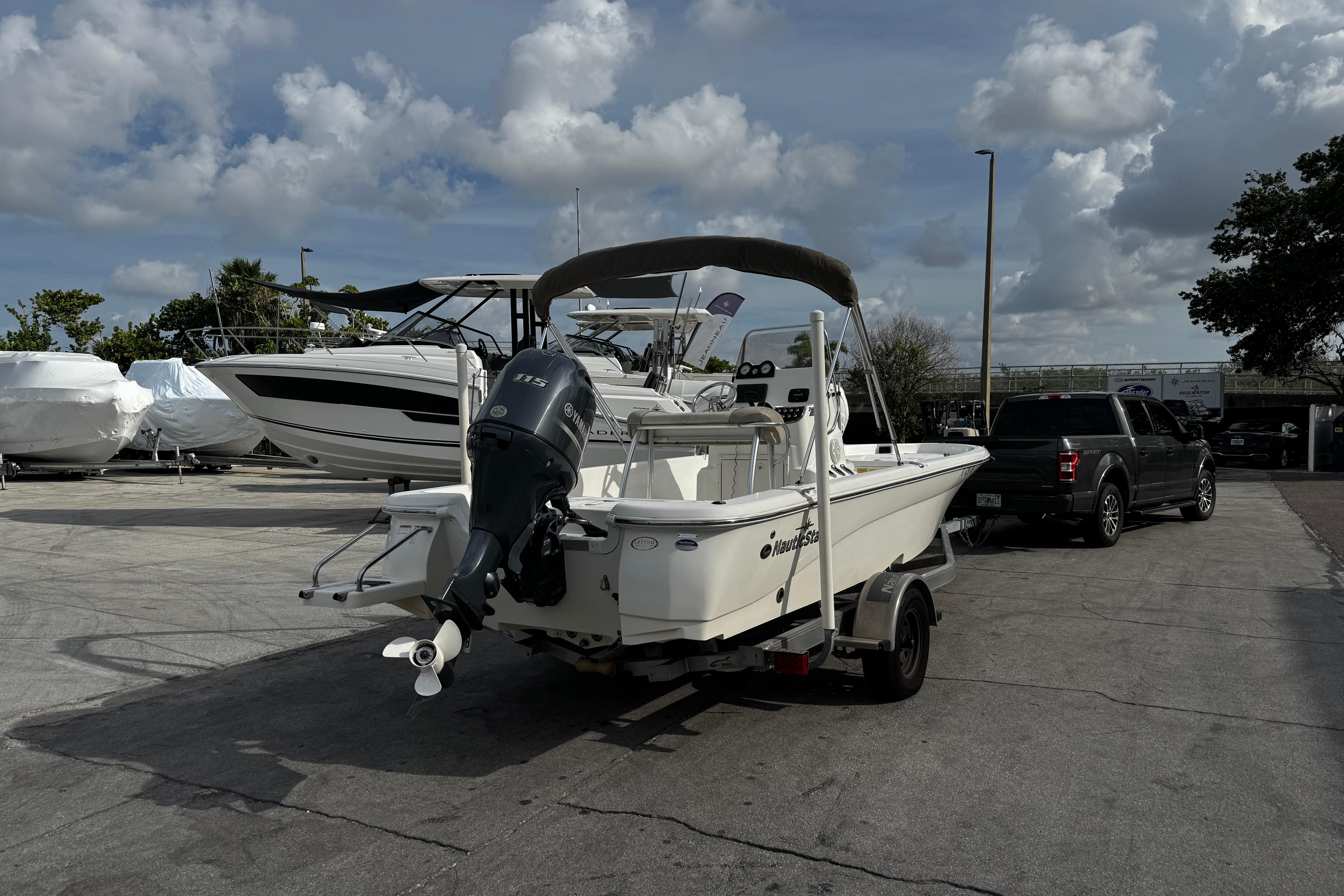 2017 Nauticstar 2140 Sport-11
