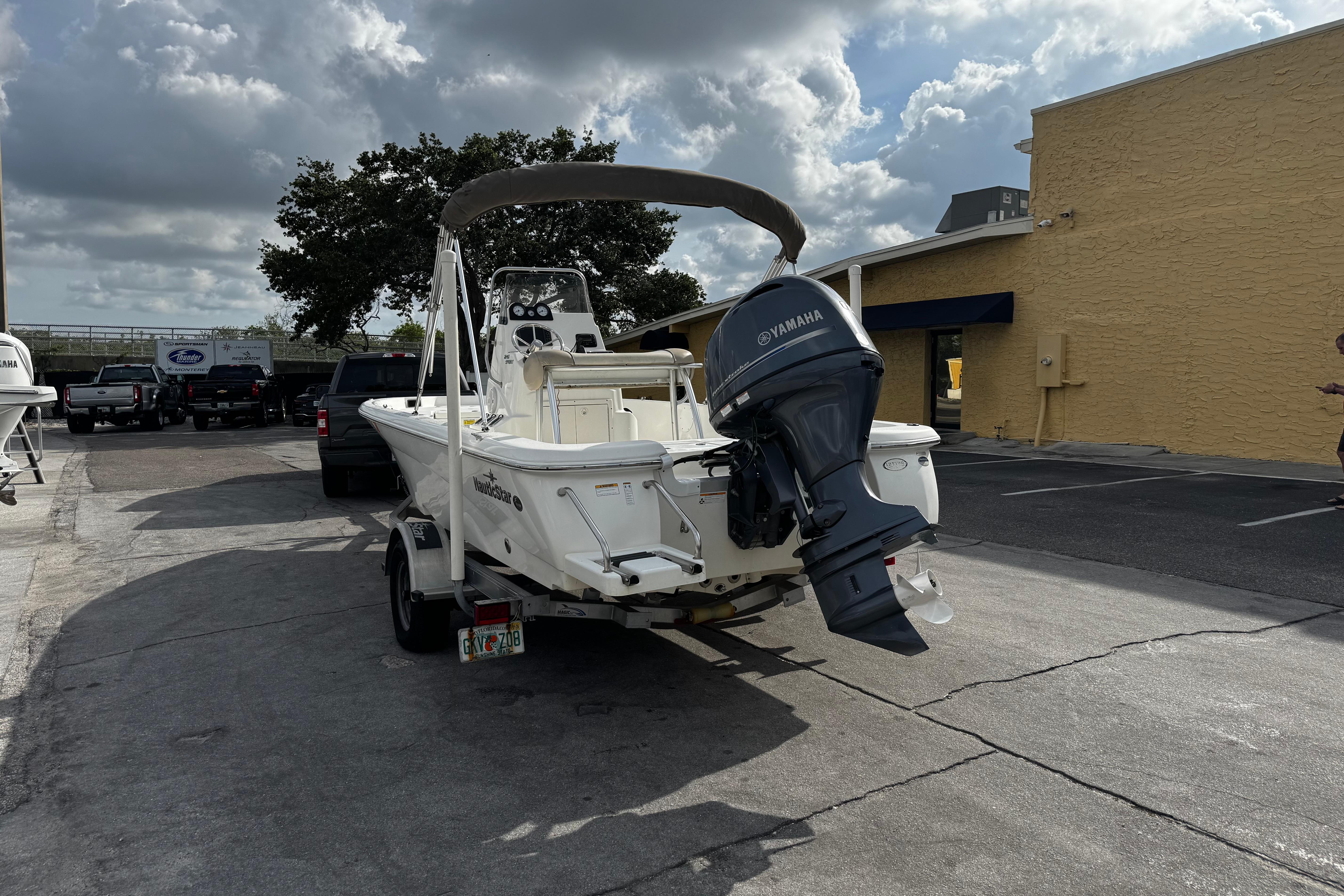 2017 Nauticstar 2140 Sport-12