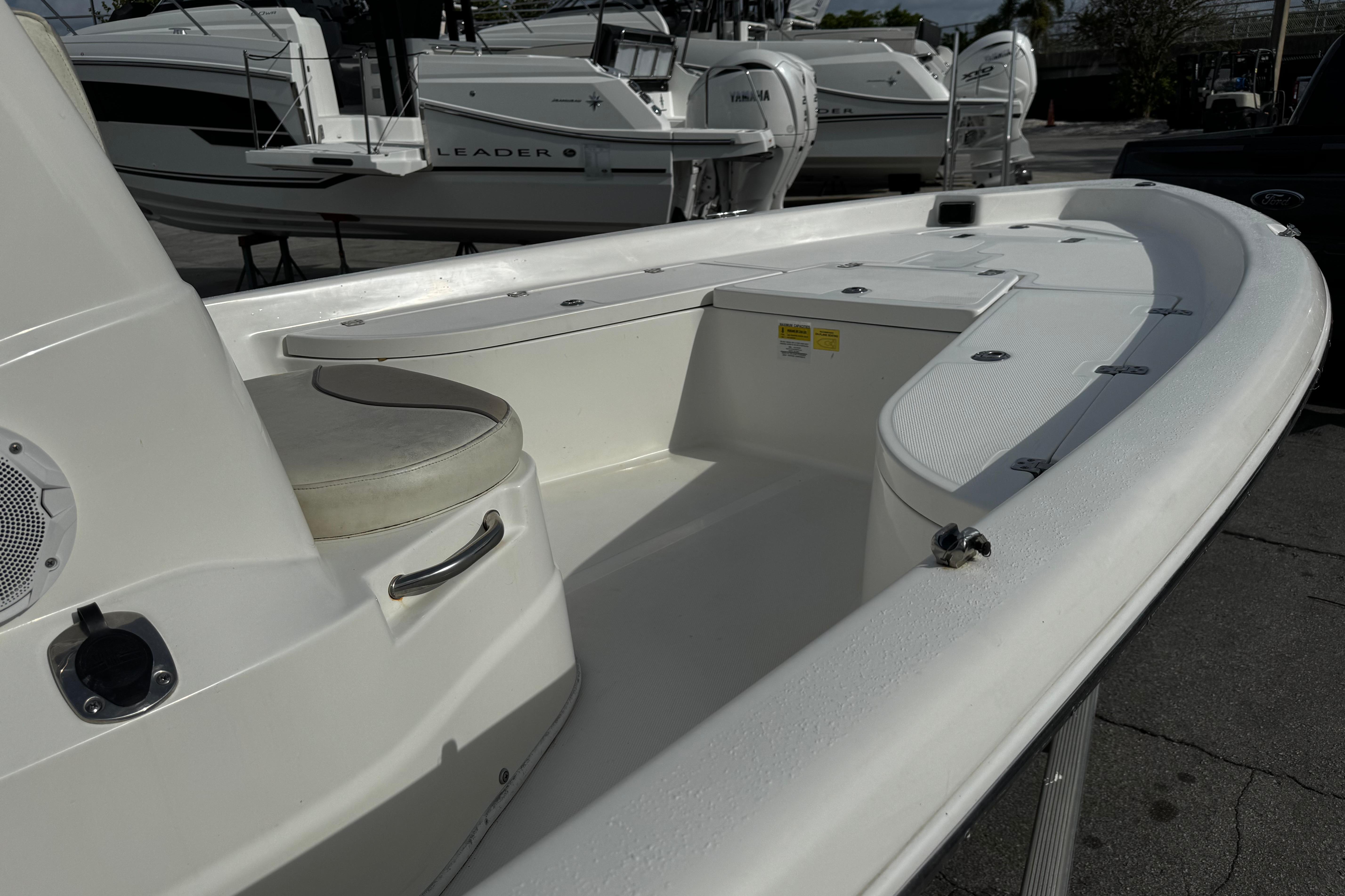 2017 Nauticstar 2140 Sport-18