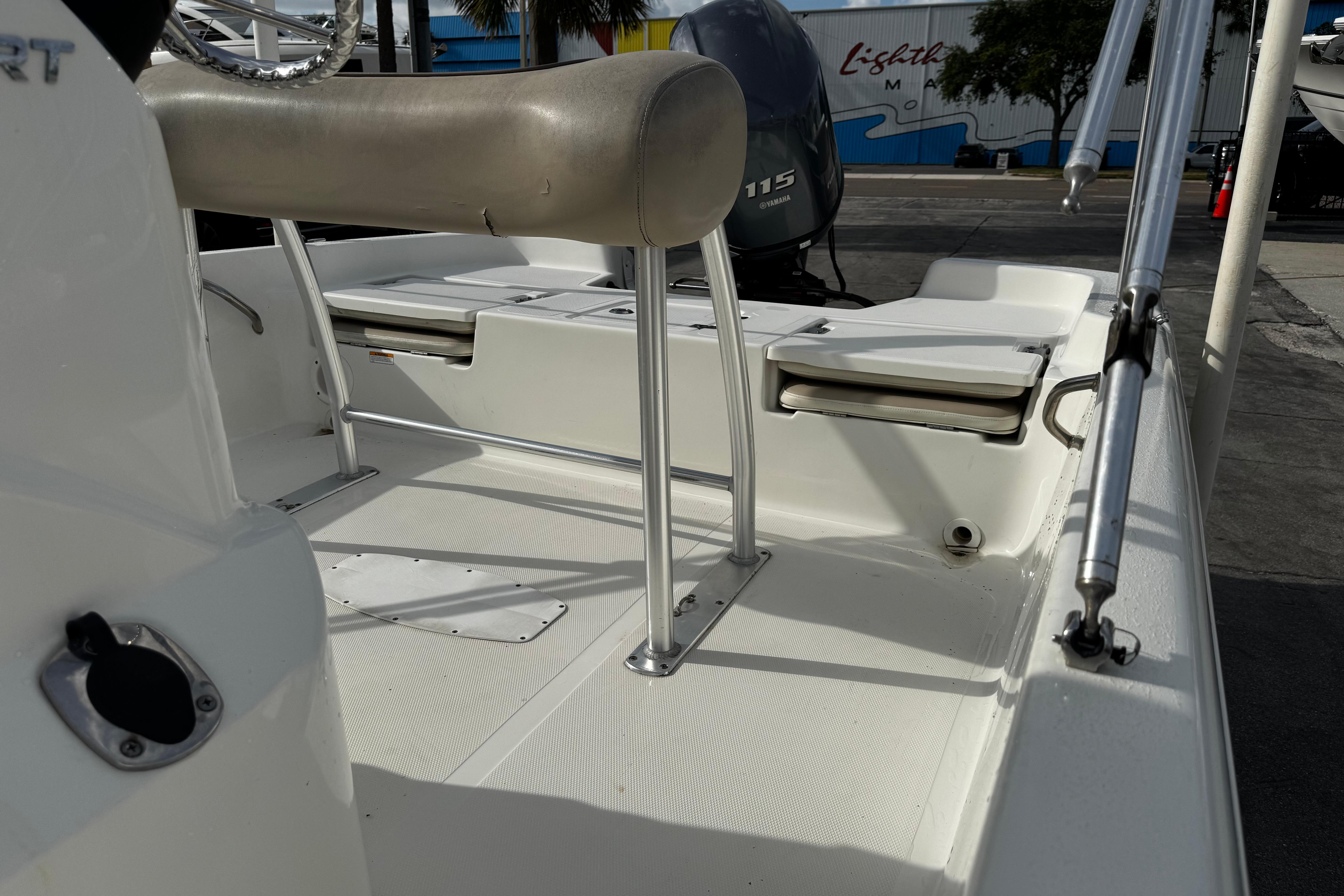 2017 Nauticstar 2140 Sport-21