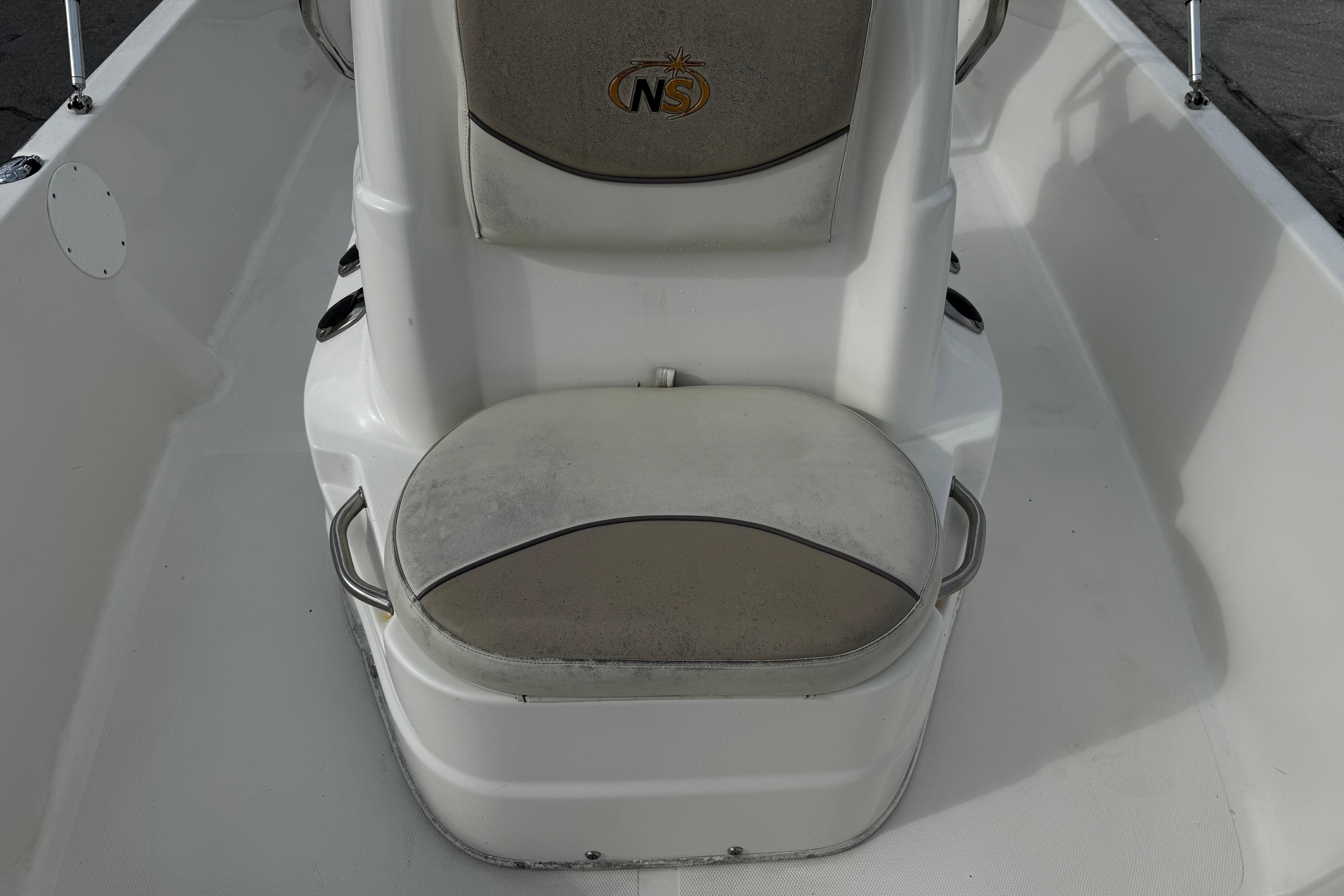 2017 Nauticstar 2140 Sport-24
