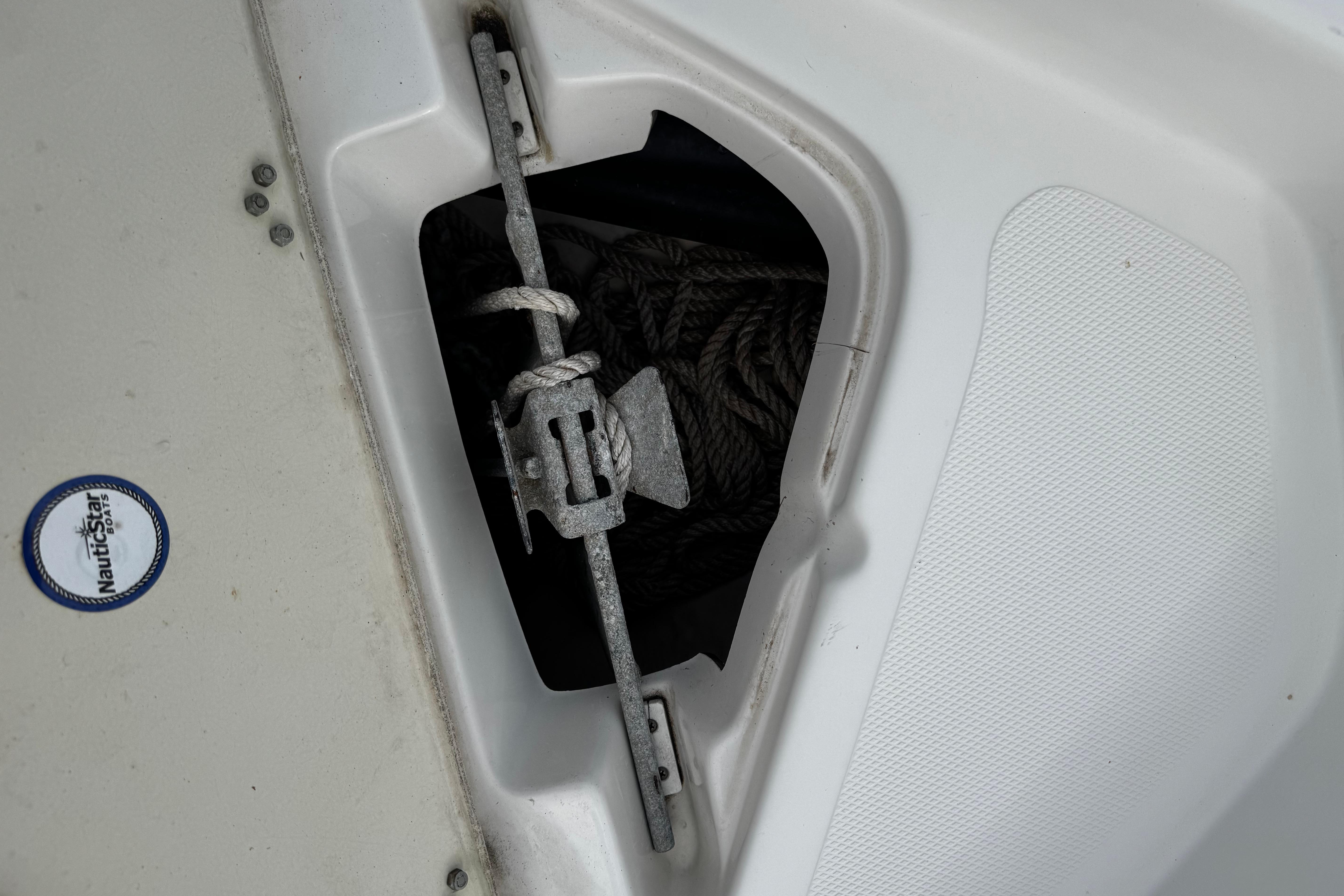 2017 Nauticstar 2140 Sport-30