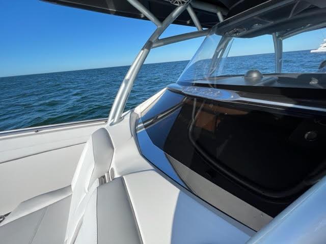 2021 Nor-Tech 390 Center Console