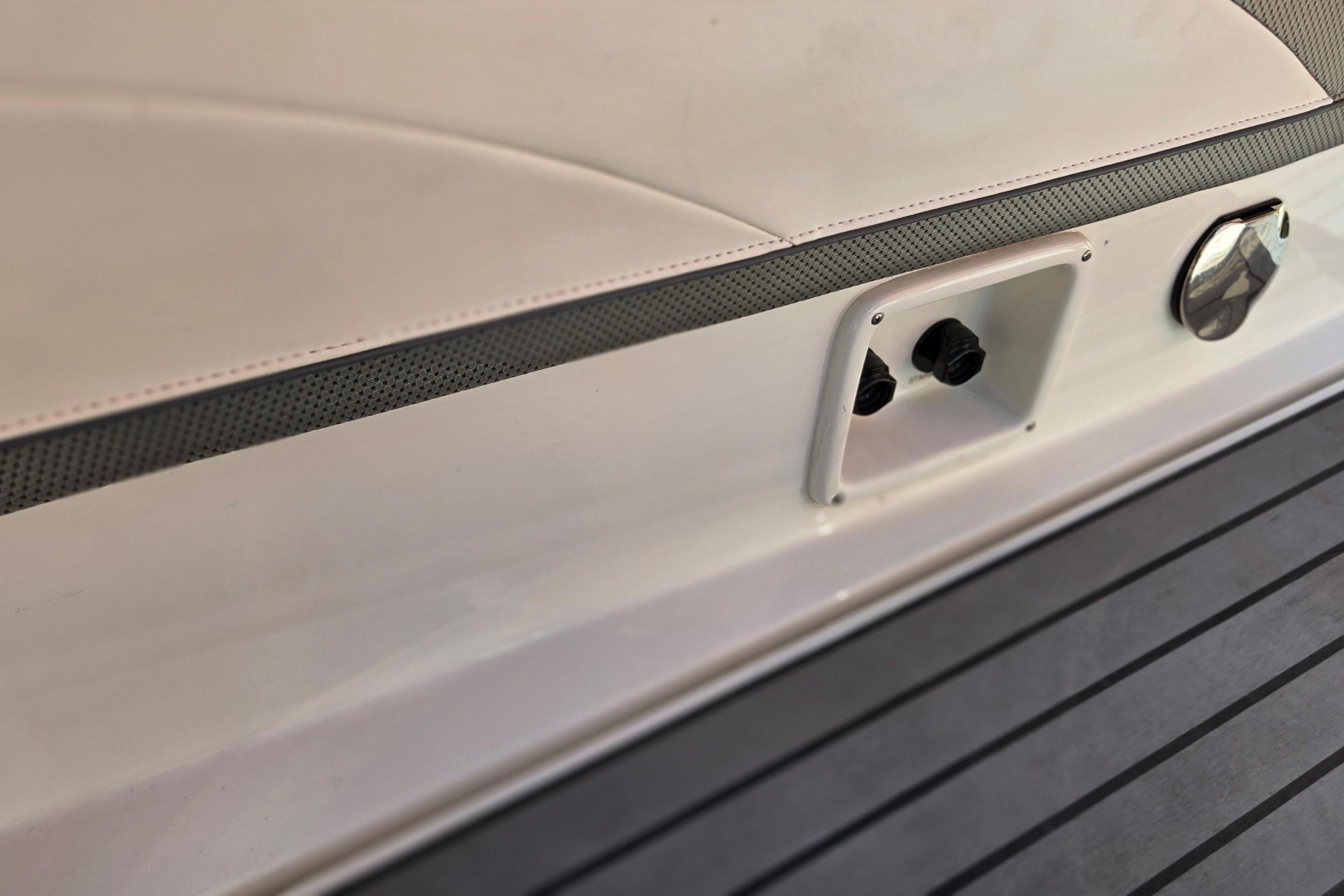 Famous sport boat vibe