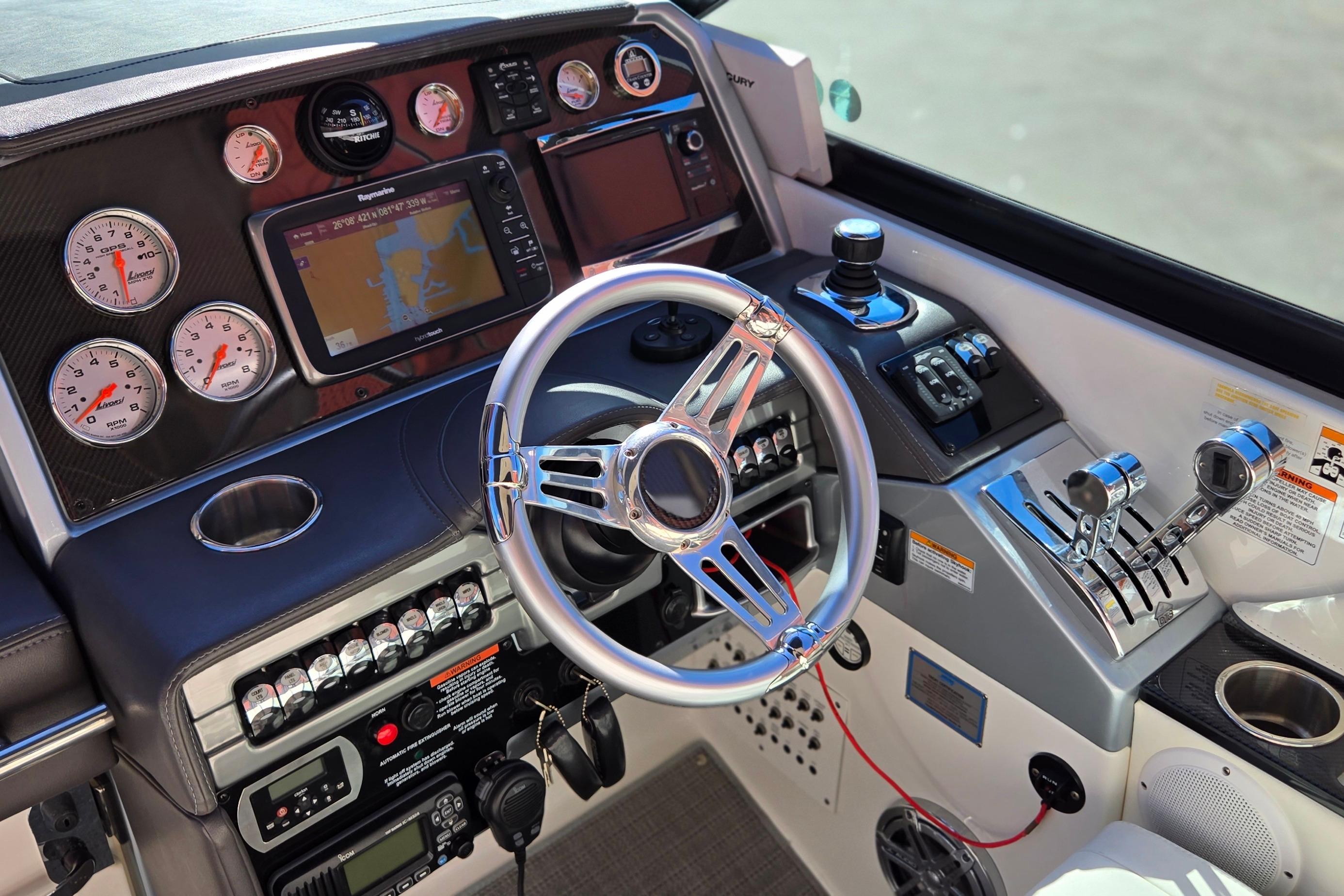 Famous sport boat vibe