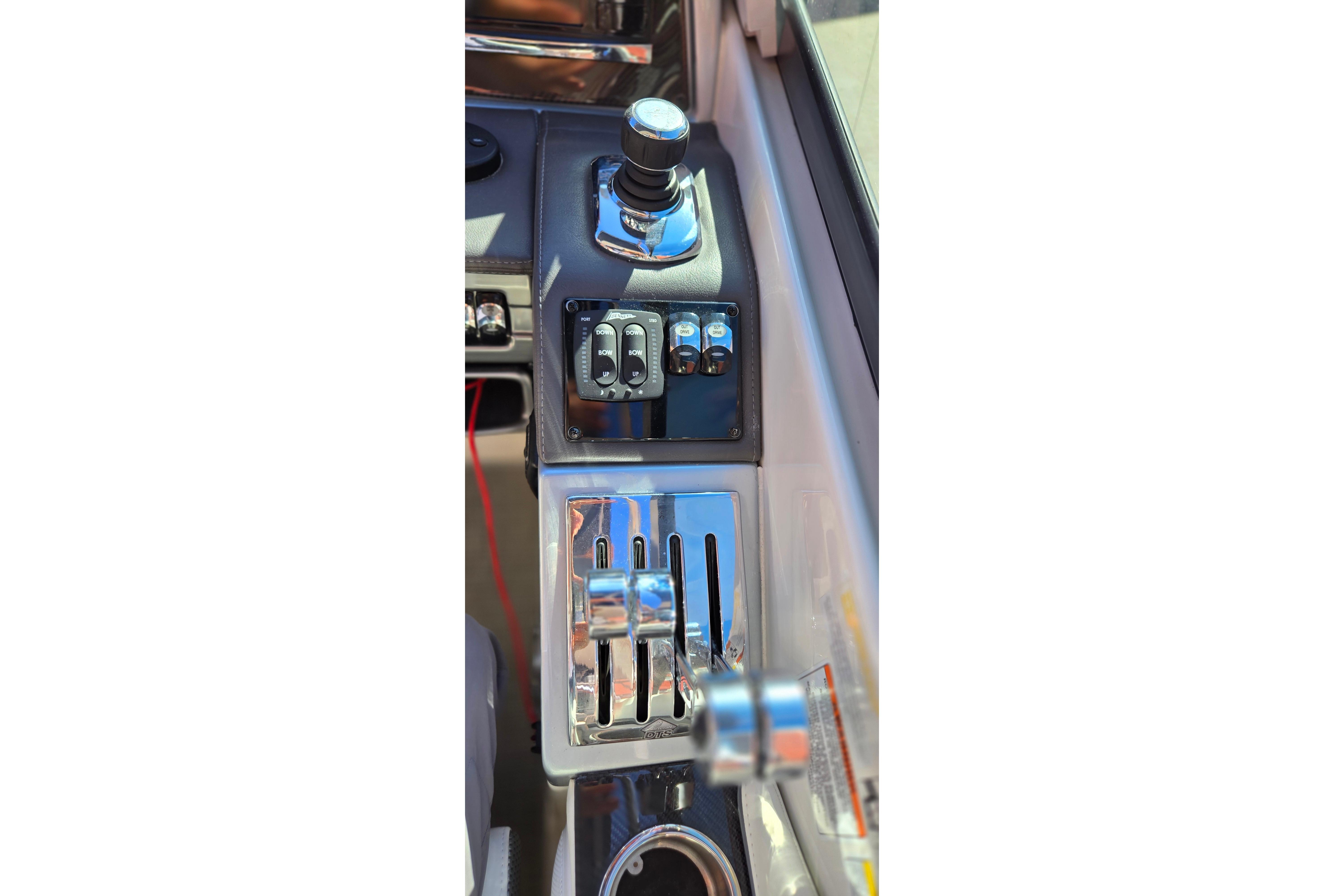 Famous sport boat vibe