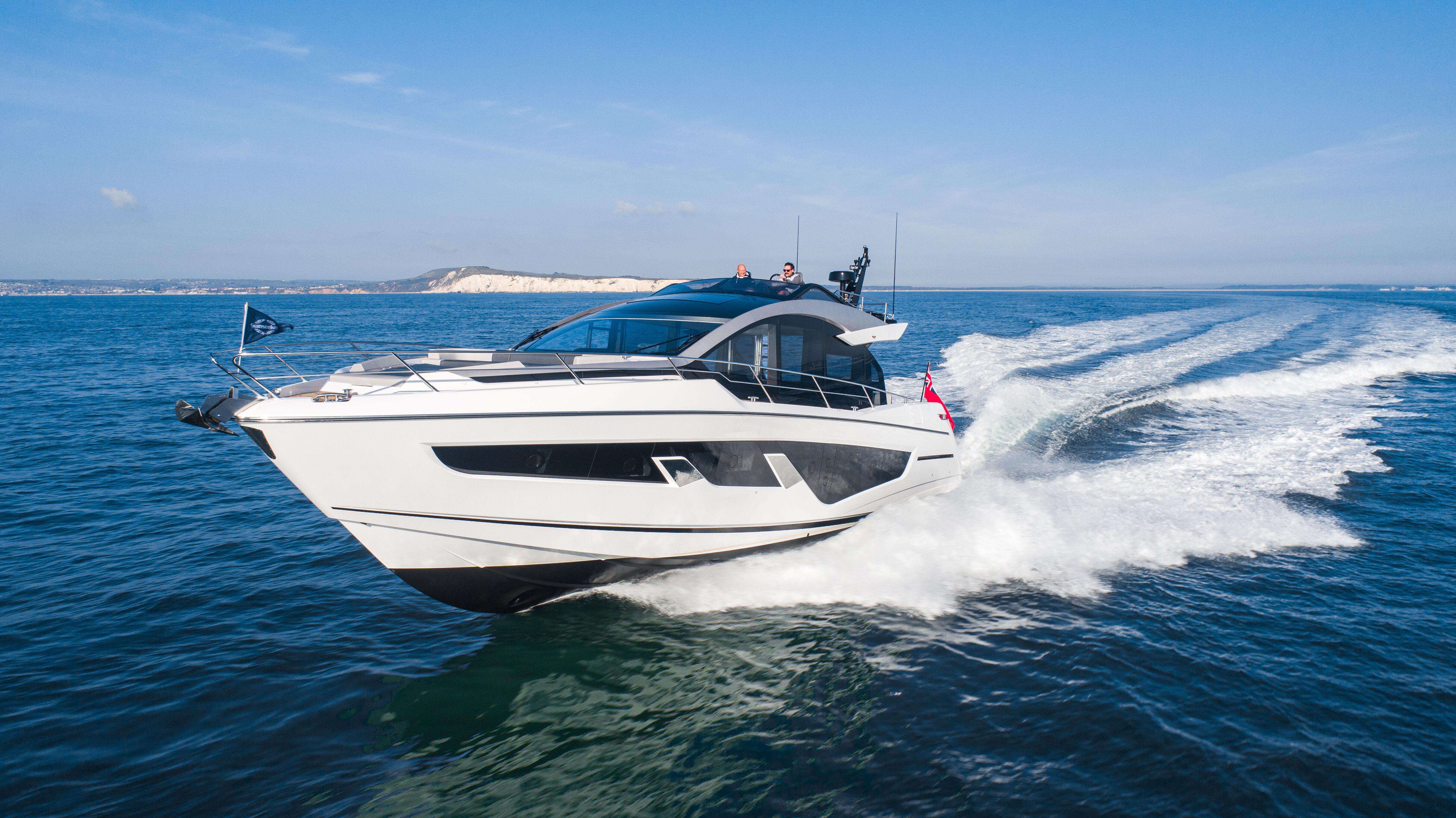 2023 Sunseeker 65 sport yacht