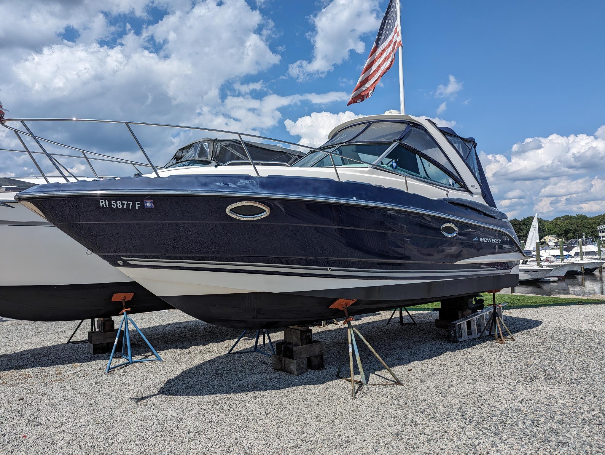 2013 Monterey 280 Sport Yacht-4