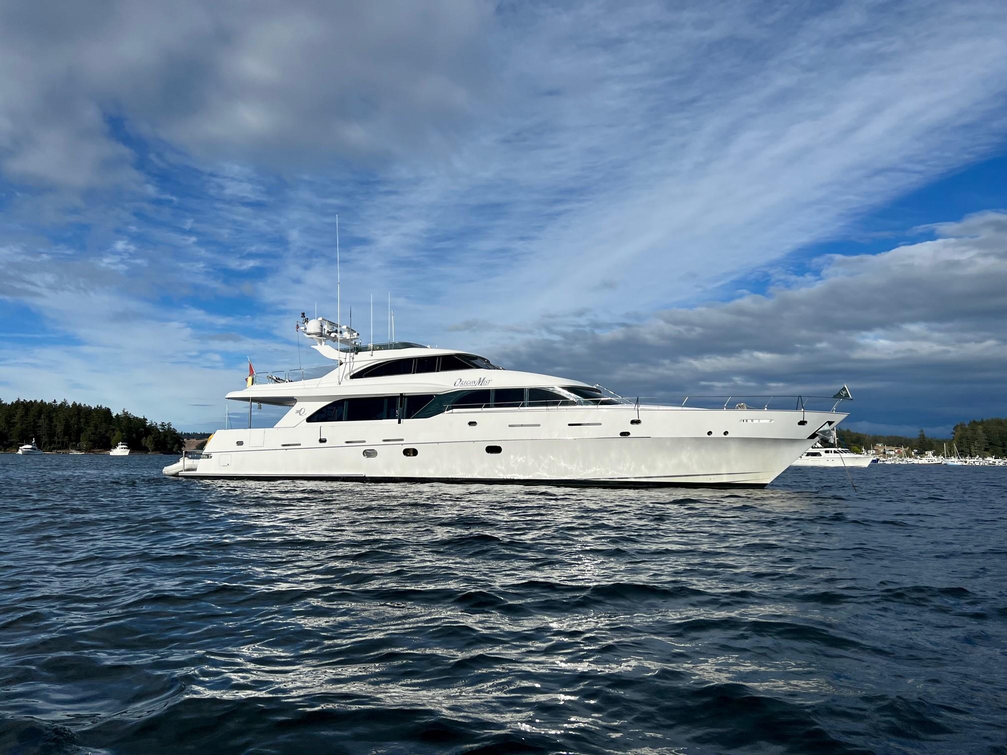 2000 Queenship Caribe Series #TBBH301M0 inventory image at Sun Country Yachts, South Lake Union (Seattle) 2000 Queenship Caribe Series #TBBH301M0 inventory image at Sun Country Yachts, South Lake Union (Seattle)