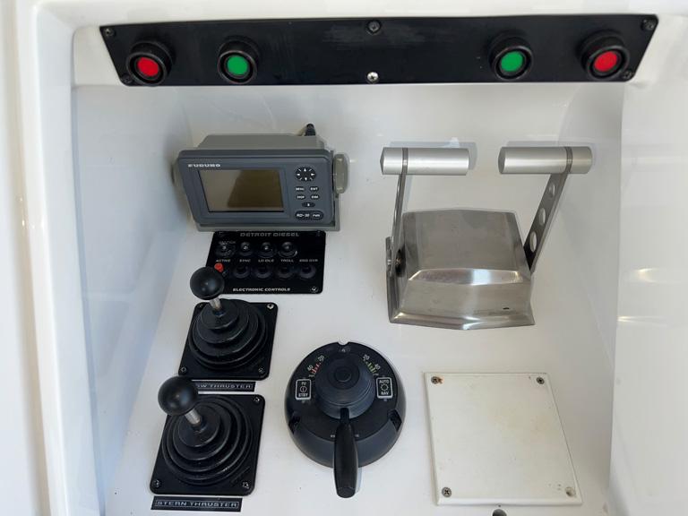 2000 Queenship Caribe Series #TBBH301M0 inventory image at Sun Country Yachts, South Lake Union (Seattle) 2000 Queenship Caribe Series #TBBH301M0 inventory image at Sun Country Yachts, South Lake Union (Seattle)