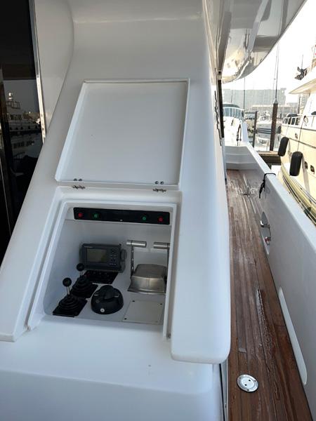 2000 Queenship Caribe Series #TBBH301M0 inventory image at Sun Country Yachts, South Lake Union (Seattle) 2000 Queenship Caribe Series #TBBH301M0 inventory image at Sun Country Yachts, South Lake Union (Seattle)